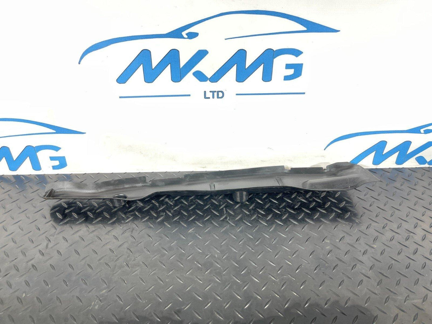 16-19 AUDI A4 B9 AVANT GENUINE FRONT LEFT SIDE WING FENDER COVER 8W0821111