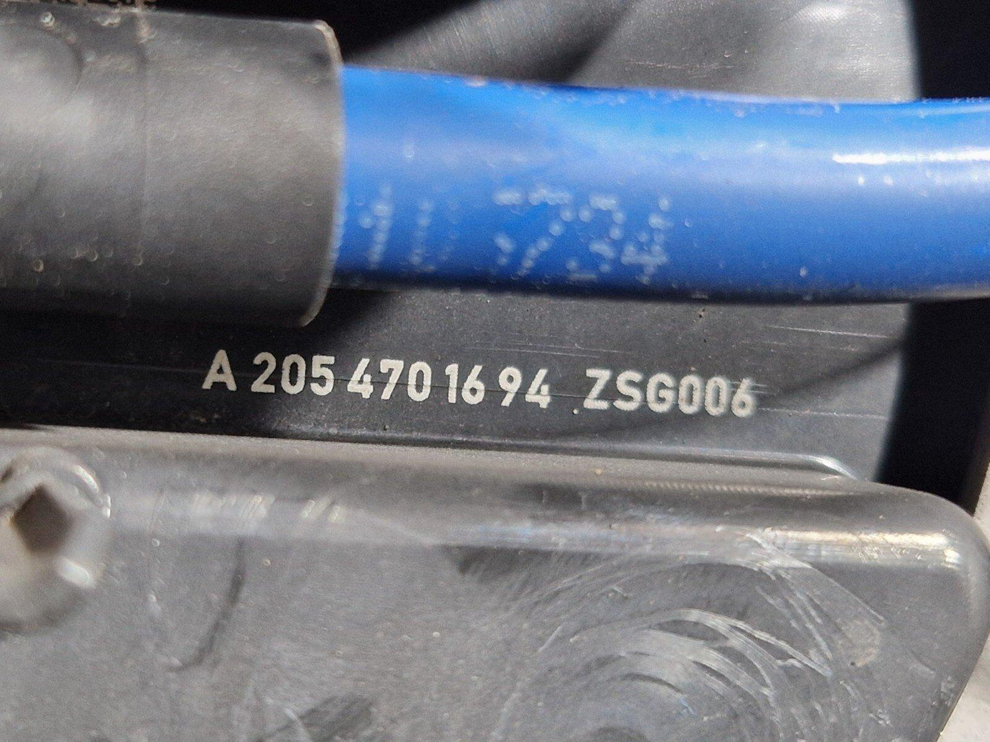 14-21 MERCEDES BENZ C300 W205 HYBRID DIESEL FUEL TANK WITH PUMP A2054701201