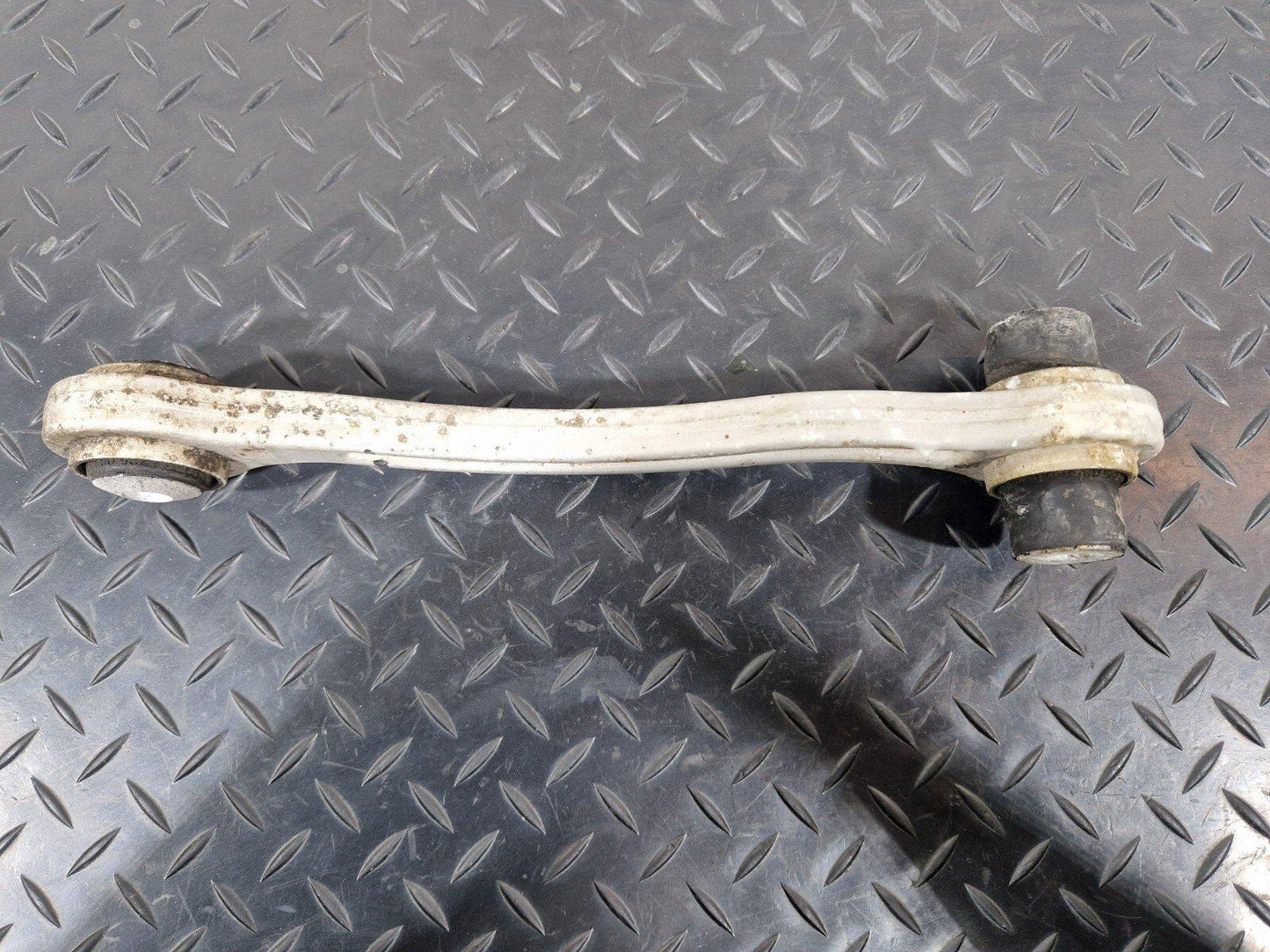 14-21 MERCEDES BENZ C200d W205 REAR WISHBONE CONTROL ARM LEFT JOINT A2053506503