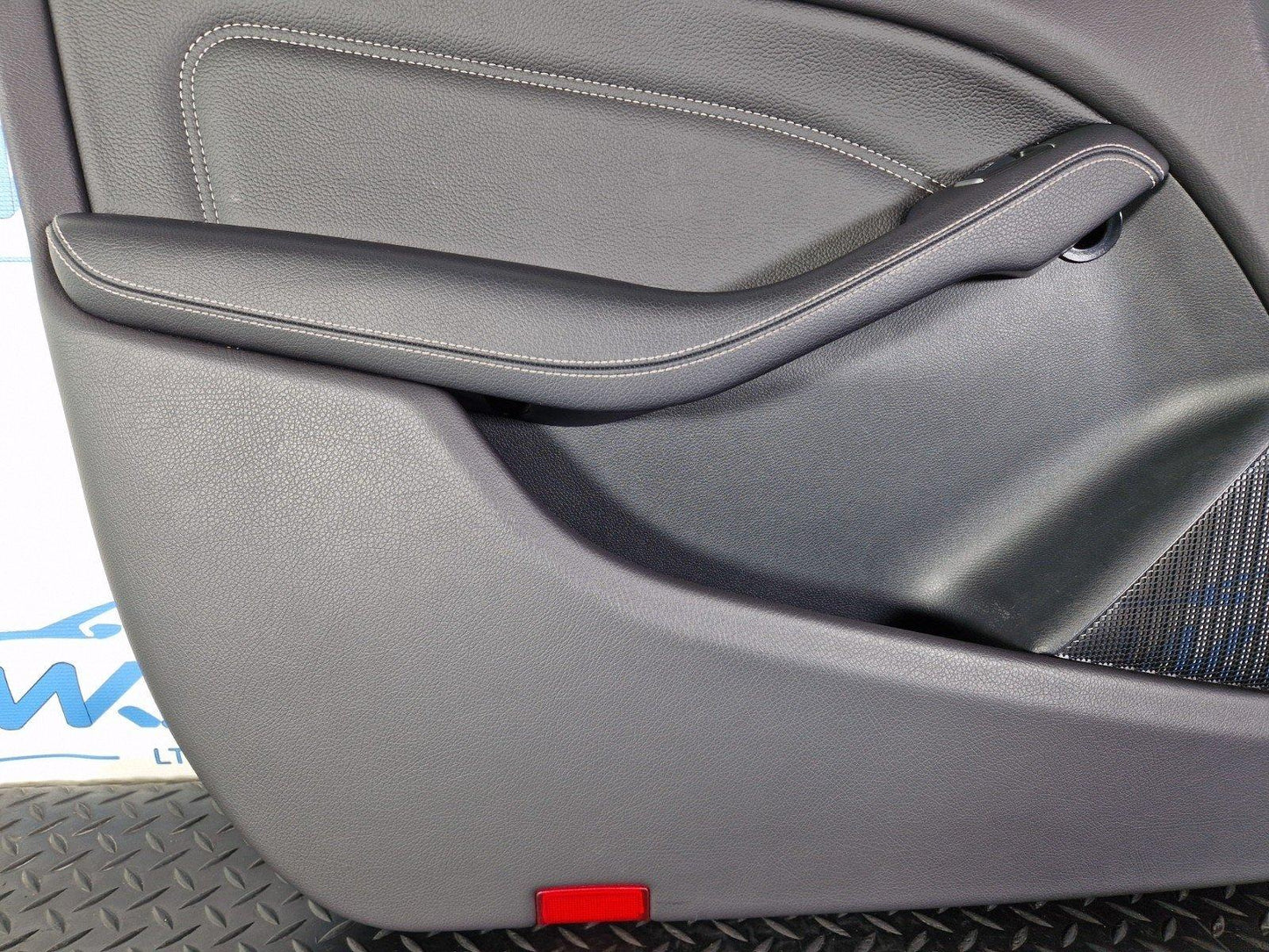 12-18 MERCEDES BENZ B-CLASS W246 FRONT PASSENGER DOOR CARD PANEL A2467201348