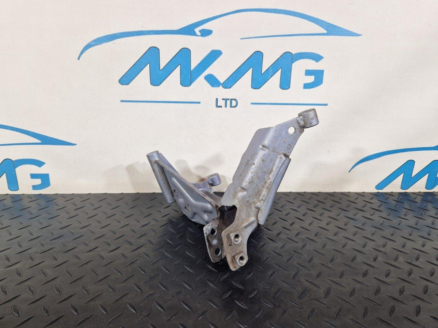 10-17 AUDI A8 4H ENGINE MOUNT BRACKET RETAINER PLATE 4H0399059C