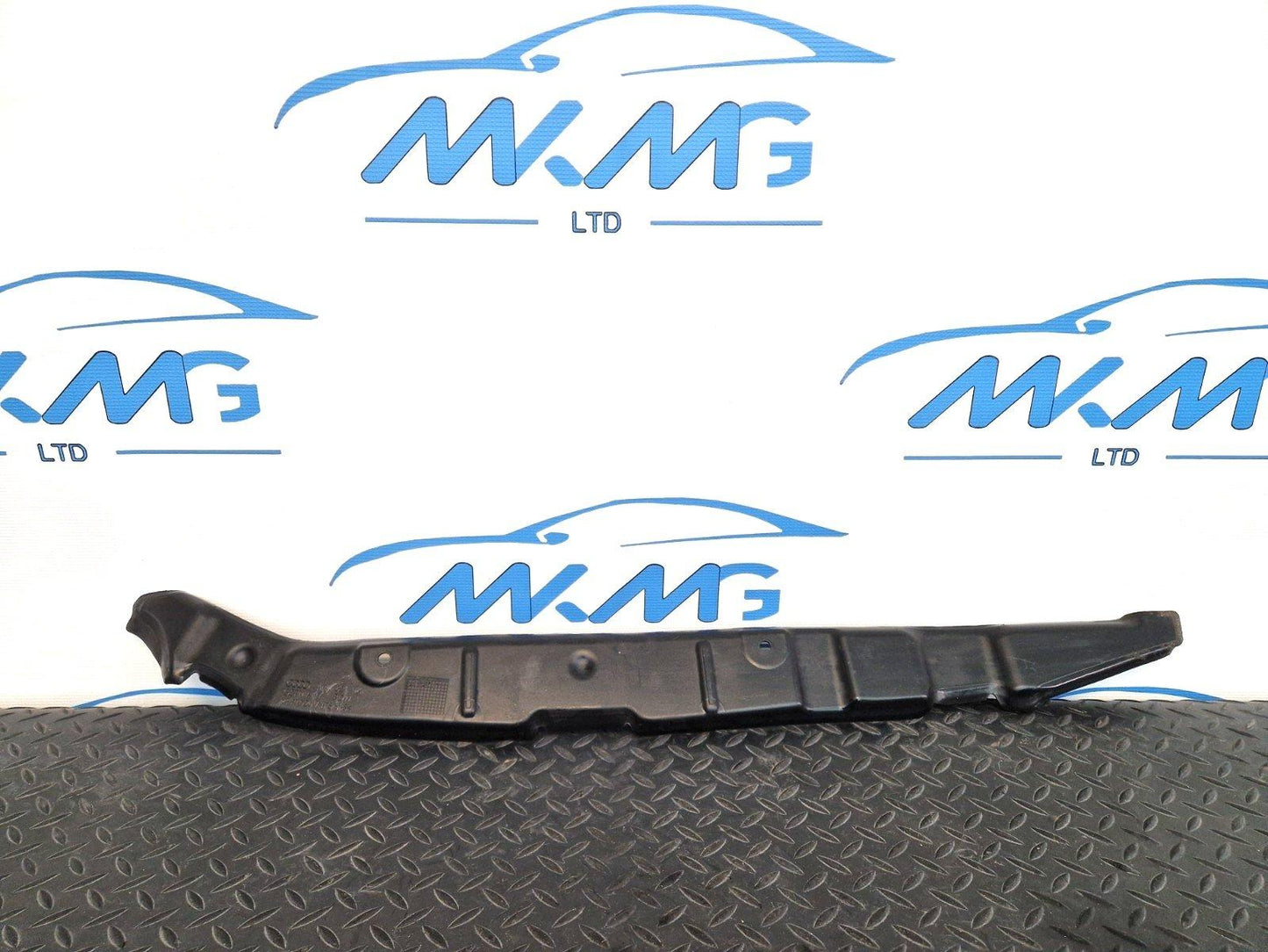 16-20 AUDI Q7 4M GENUINE FRONT RIGHT O/S WING FENDER END TRIM 4M8821112