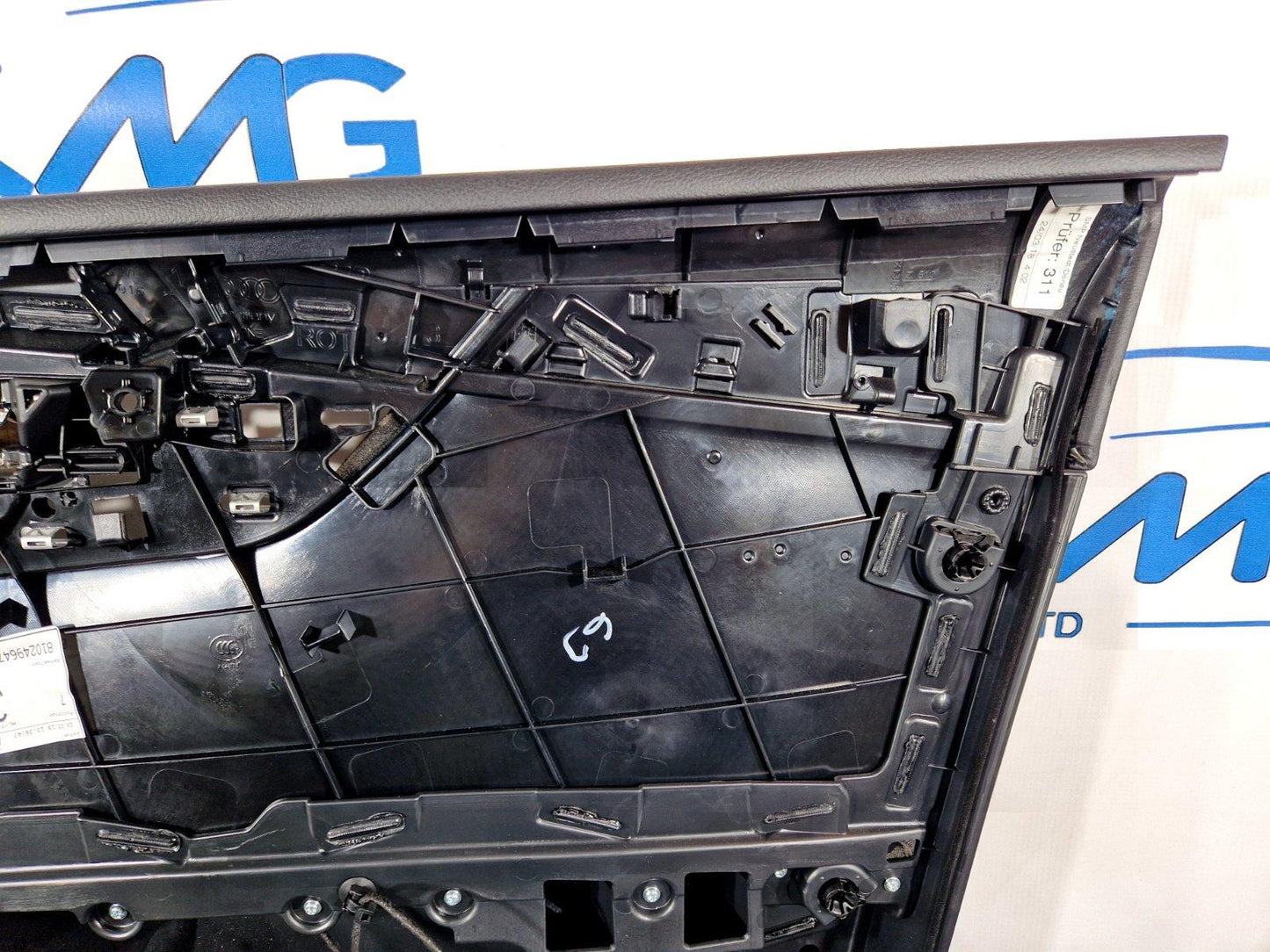 16-19 AUDI A4 B9 FRONT PASSENGER SIDE DOOR CARD PANEL 8W0867133
