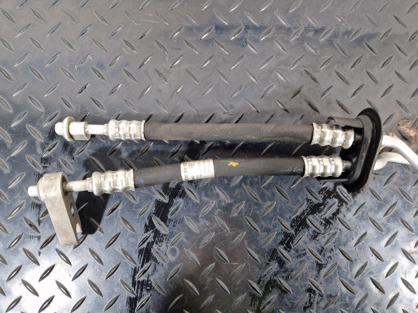 14-21 MERCEDES BENZ C300h W205 GENUINE AC AIR CONDITION PIPE HOSE A2058306902