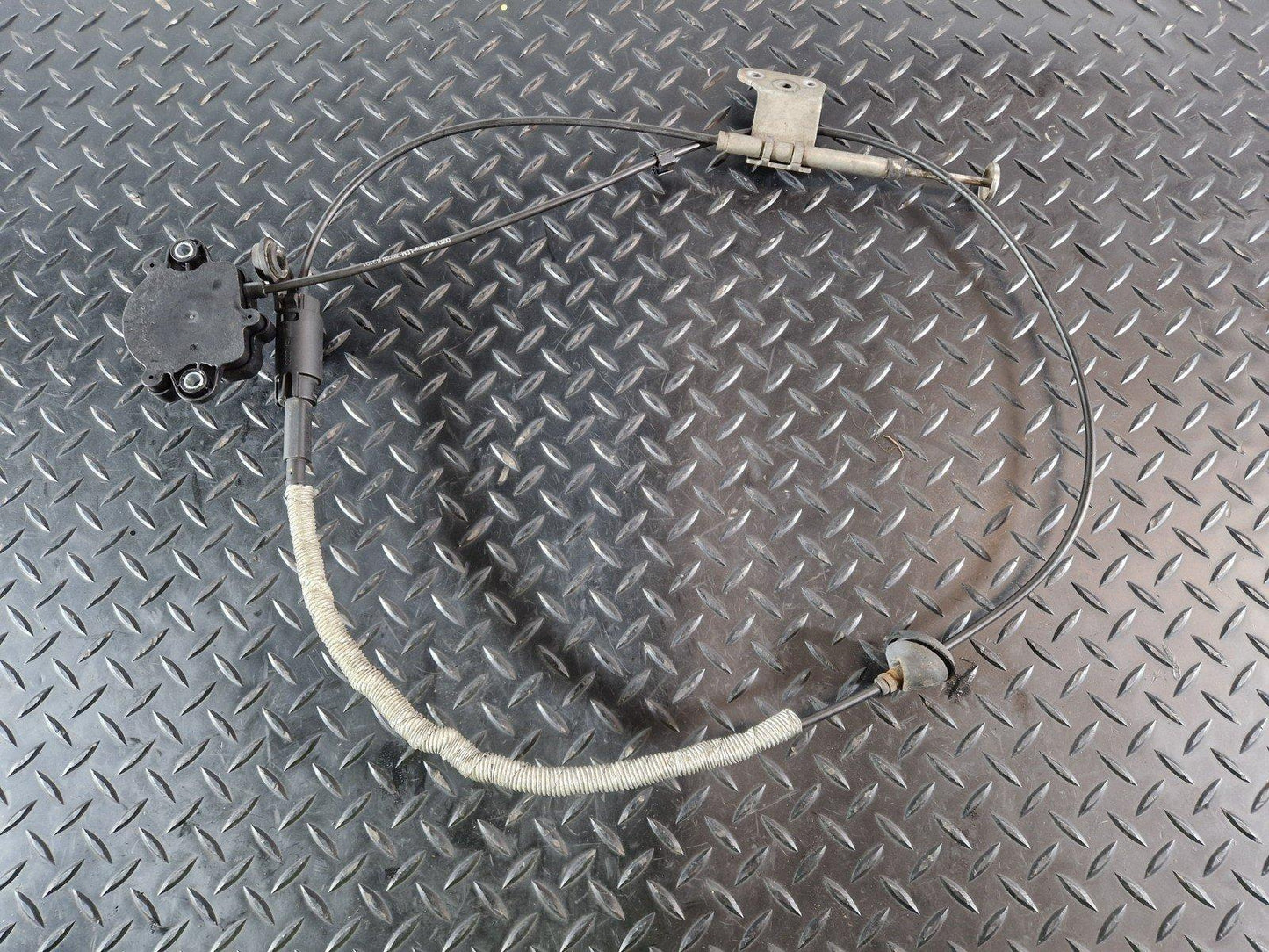 16-20 AUDI Q7 4M S-LINE GENUINE HANDBRAKE CABLE WITH MECHANISM 4M2713035B