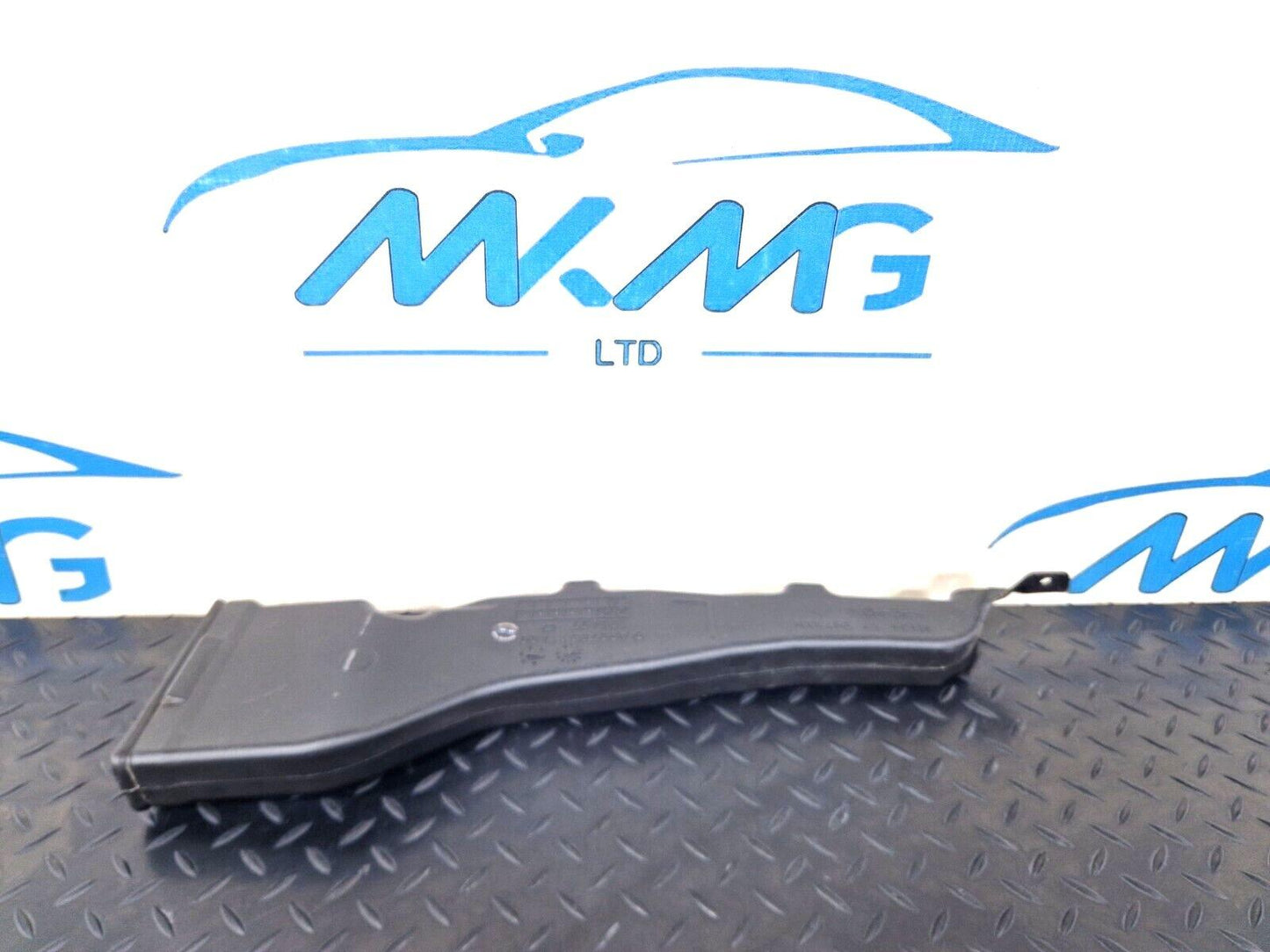 18-ON MERCEDES BENZ SPRINTER W907 OEM AIR DUCT A9078311400