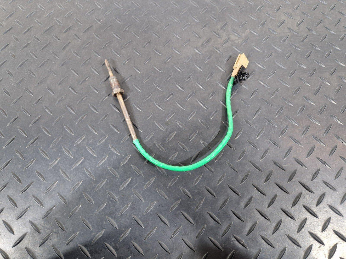 14-21 MERCEDES BENZ C200d W205 OEM EXHAUST TEMPERATURE SENSOR 226408367