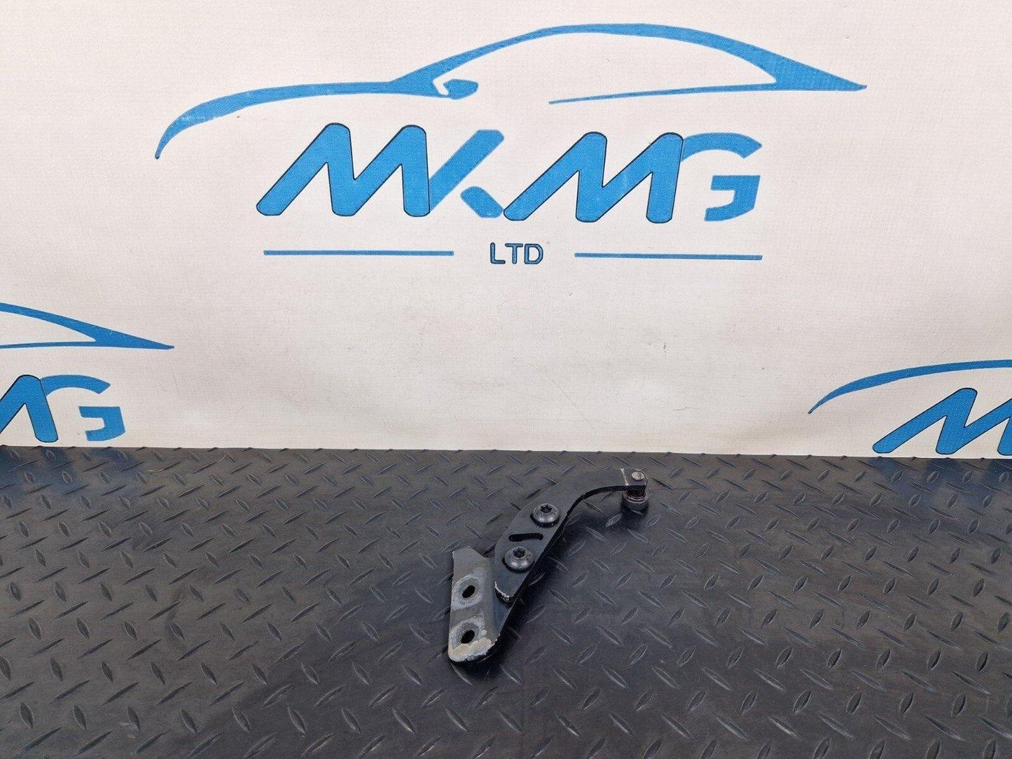 14-23 MERCEDES VITO W447  SLIDING DOOR TOP UPPER ROLLER RIGHT SIDE A4477600147