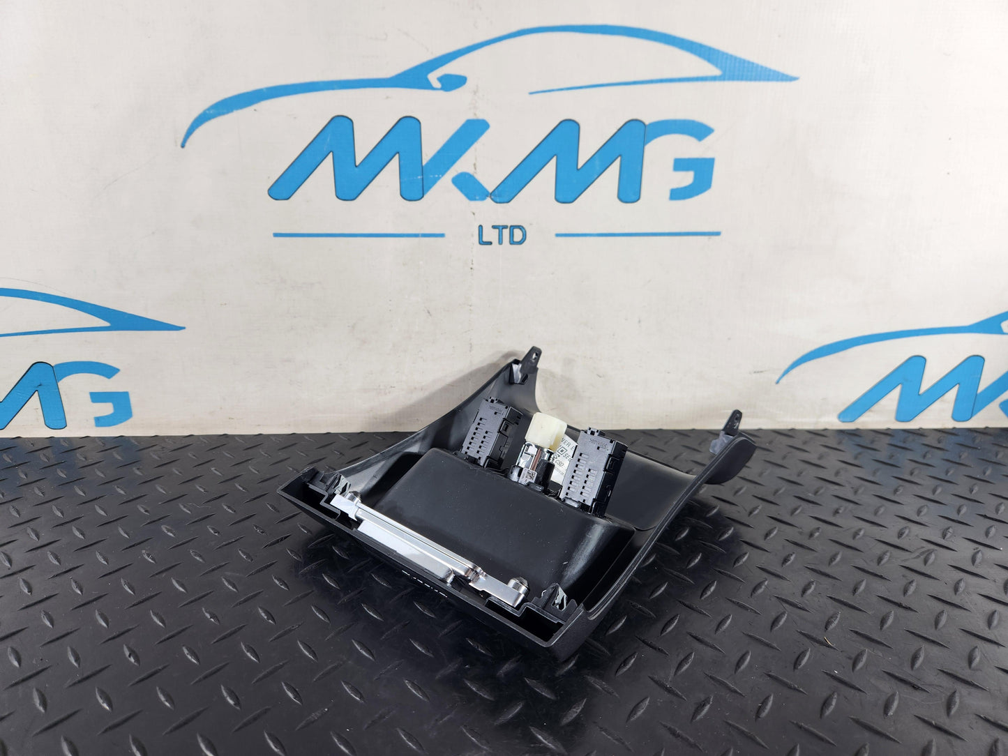 Land Rover Range Rover Evoque L551 SUV Rear Centre Console Trim K8D2-04569-A