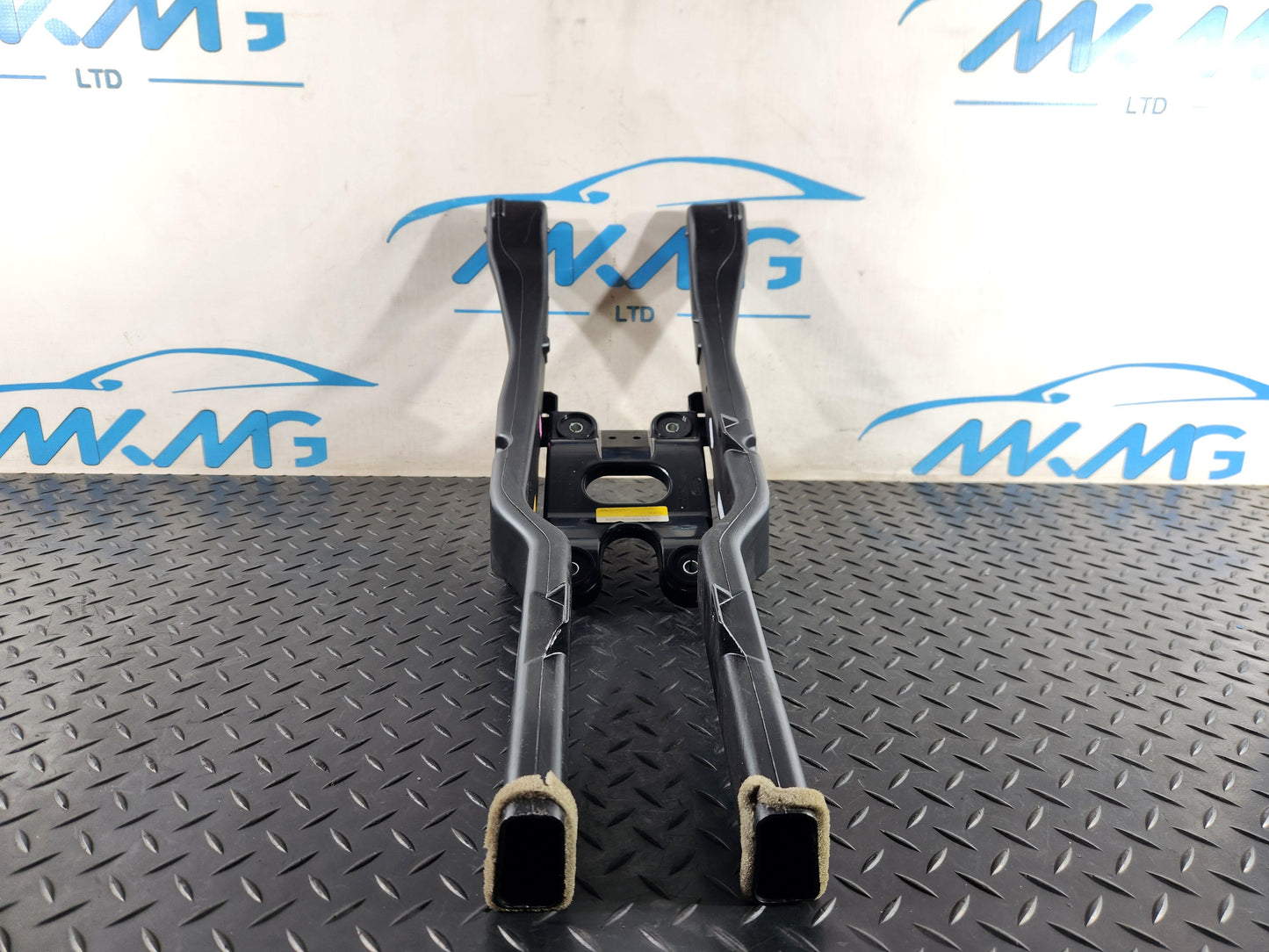 Range Rover Evoque L551 Interior Support Bracket & Ducts K8D2-018B81-AB