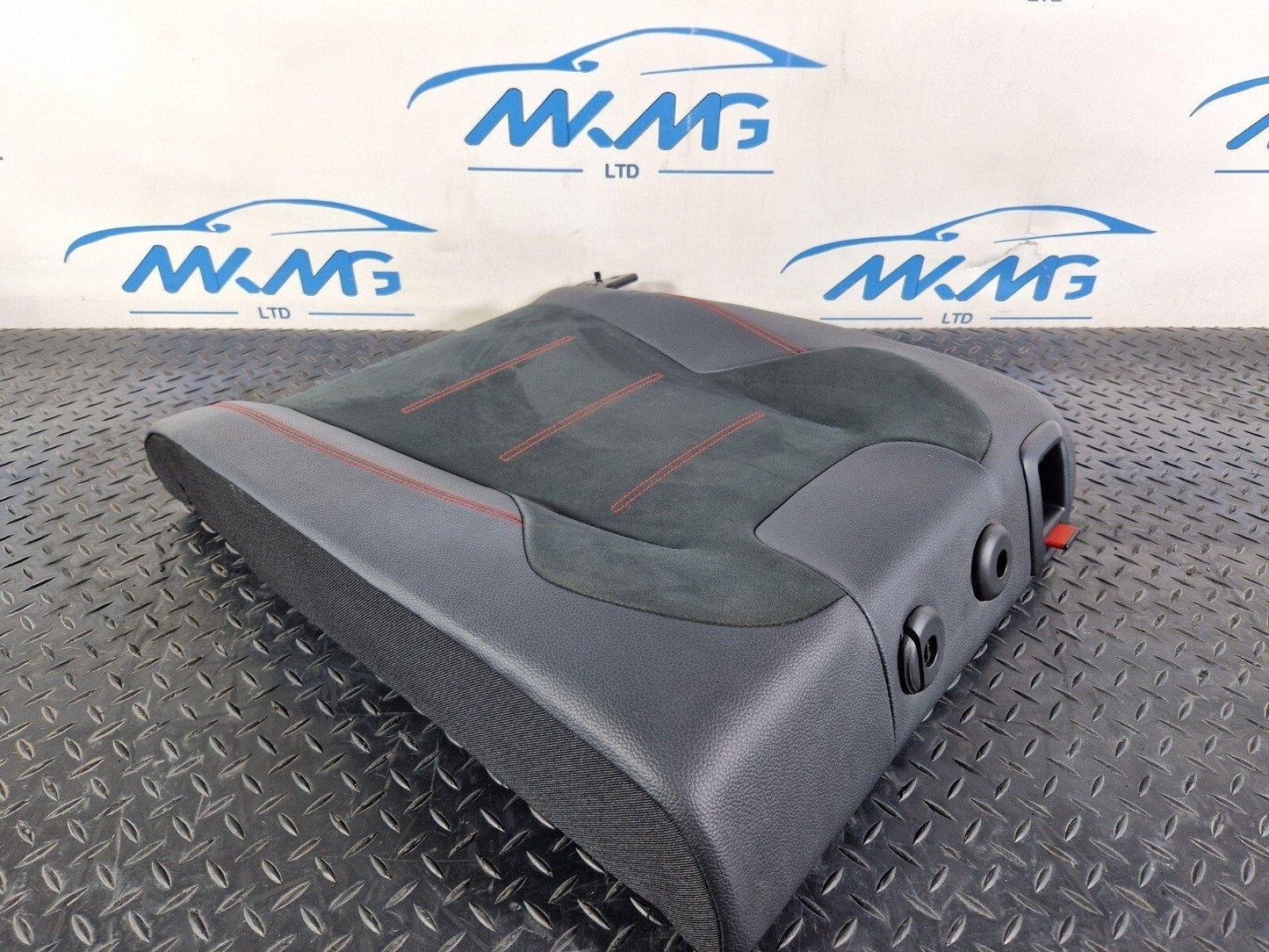 19-ON MERCEDES B CLASS W247 REAR RIGHT SIDE SINGLE SEAT HALF LEATHER BACKREST