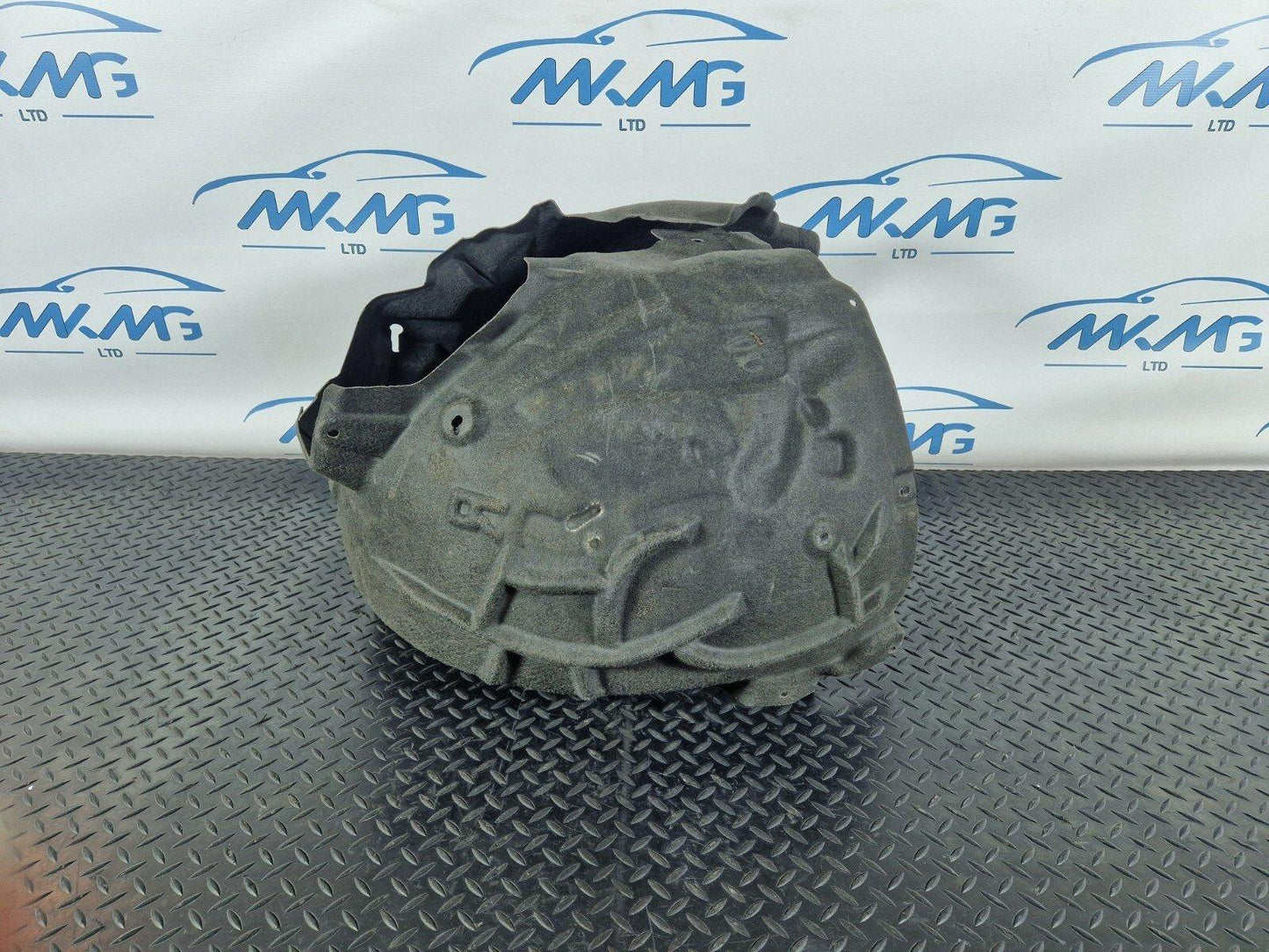 16-19 AUDI A4 B9 GENUINE REAR RIGHT DRIVER SIDE WHEEL ARCH LINER 8W0810172F