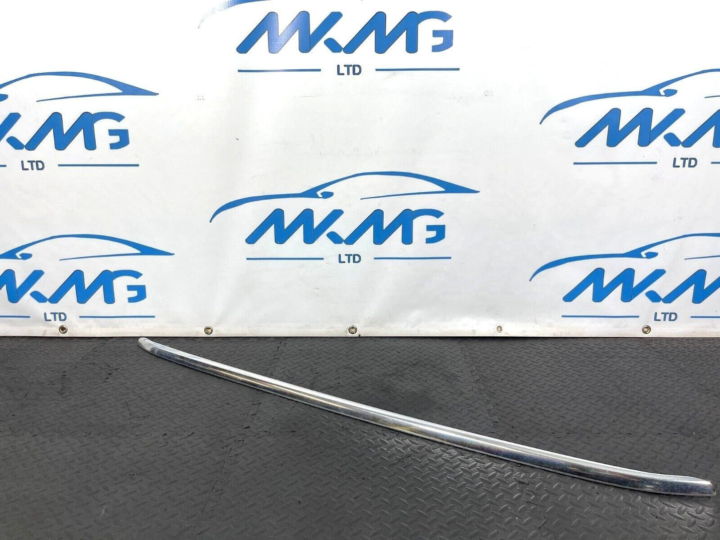 16-19 AUDI A4 B9 AVANT GENUINE ROOF RAIL ESTATE PASSENGER SIDE 8W8860021