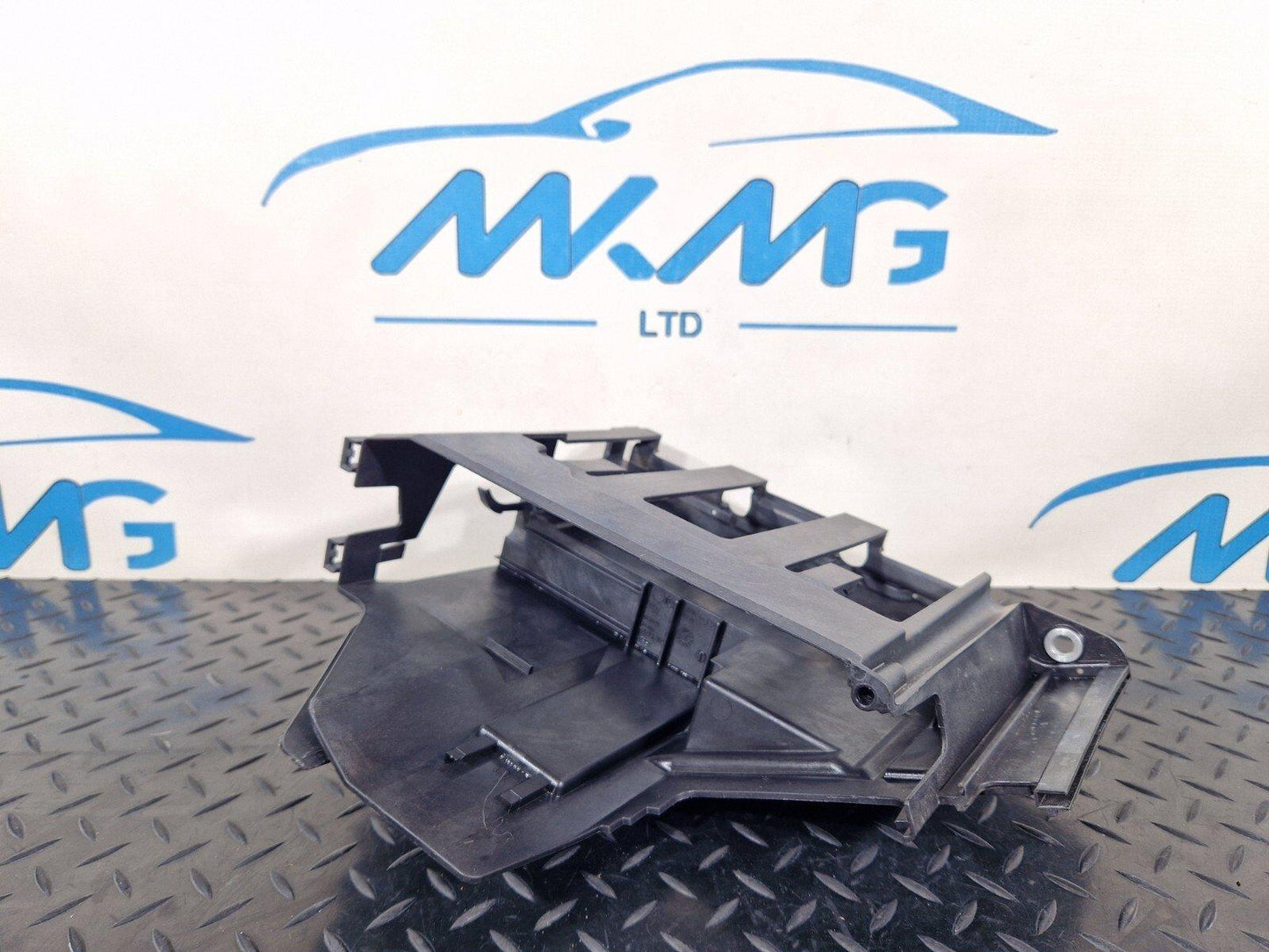 20-24 BMW 1 SERIES F40 GENUINE ENGINE CONTROL UNIT ECU HOLDER BRACKET 8581370