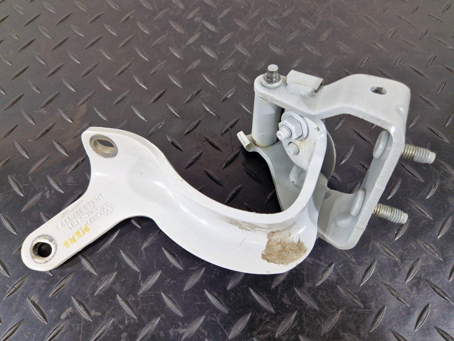 10-15 AUDI Q7 4L OEM REAR LEFT N/S TAILGATE BOOTLID HINGE IN WHITE 4L0827299C