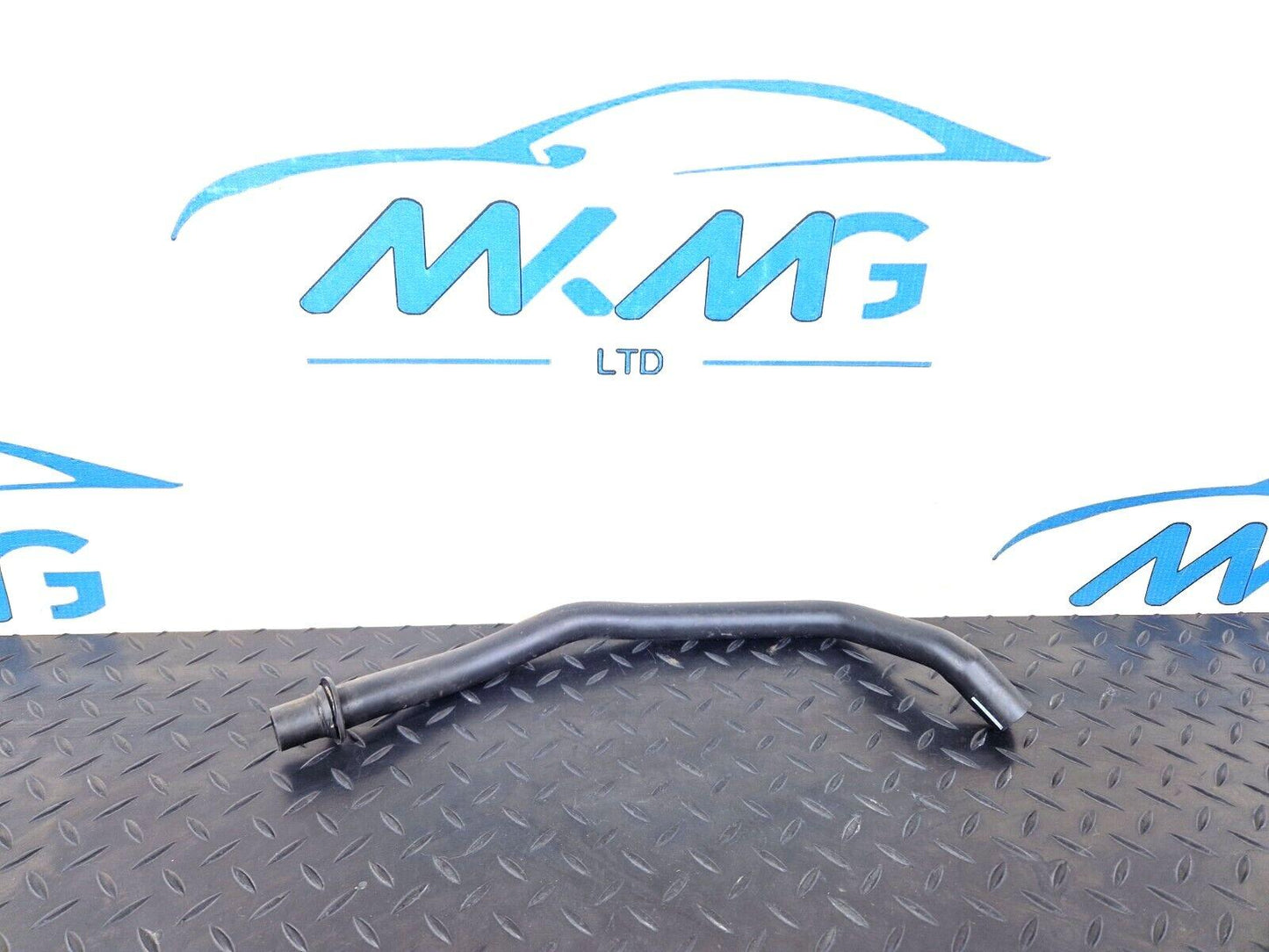 18-ON MERCEDES BENZ SPRINTER W907 GENUINE AIR INTAKE HOSE/PIPE A9108321100