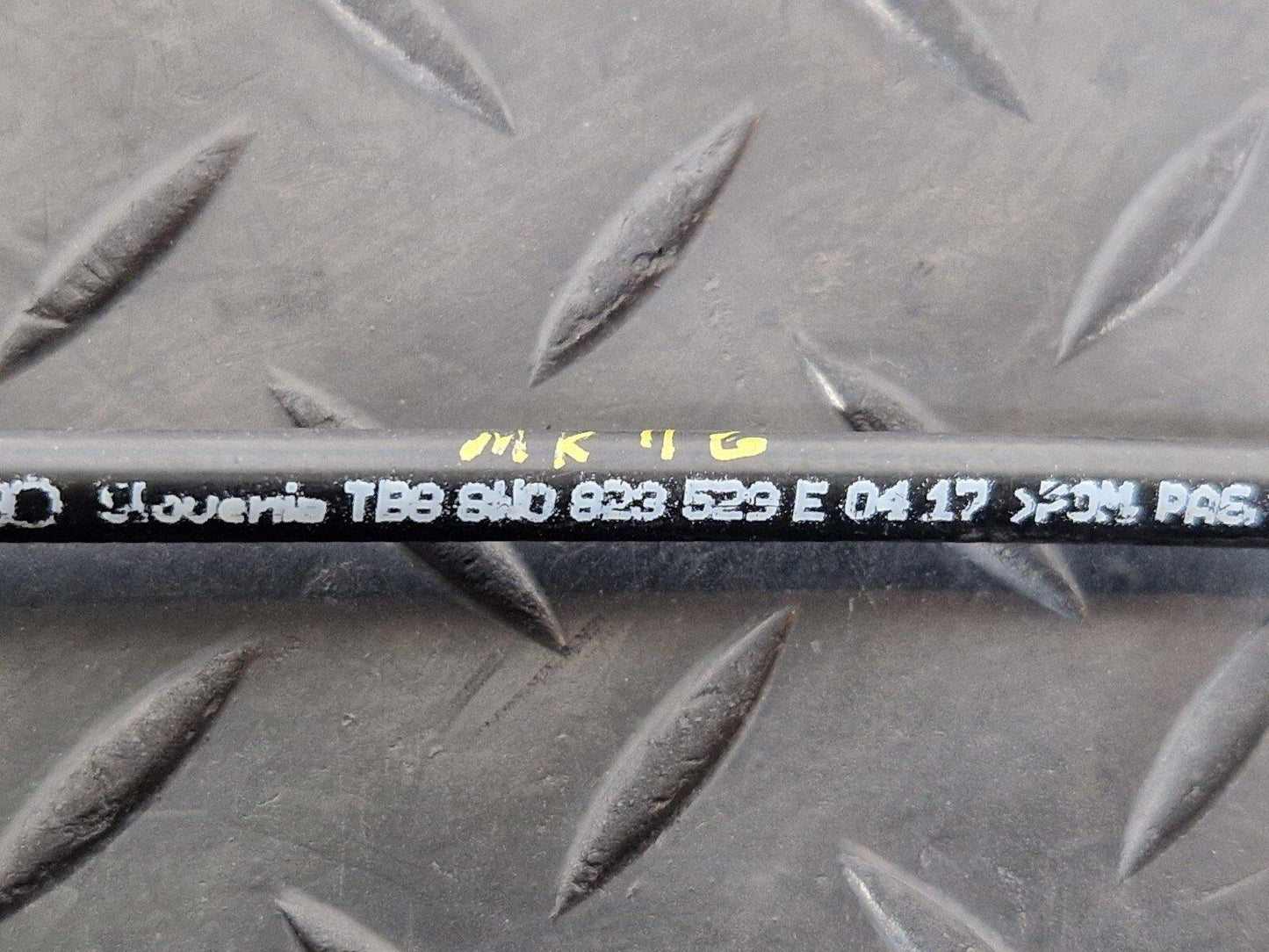 16-19 AUDI A4 B9 GENUINE OEM FRONT BONNET HOOD RELEASE BOWDEN CABLE 8W0823529E