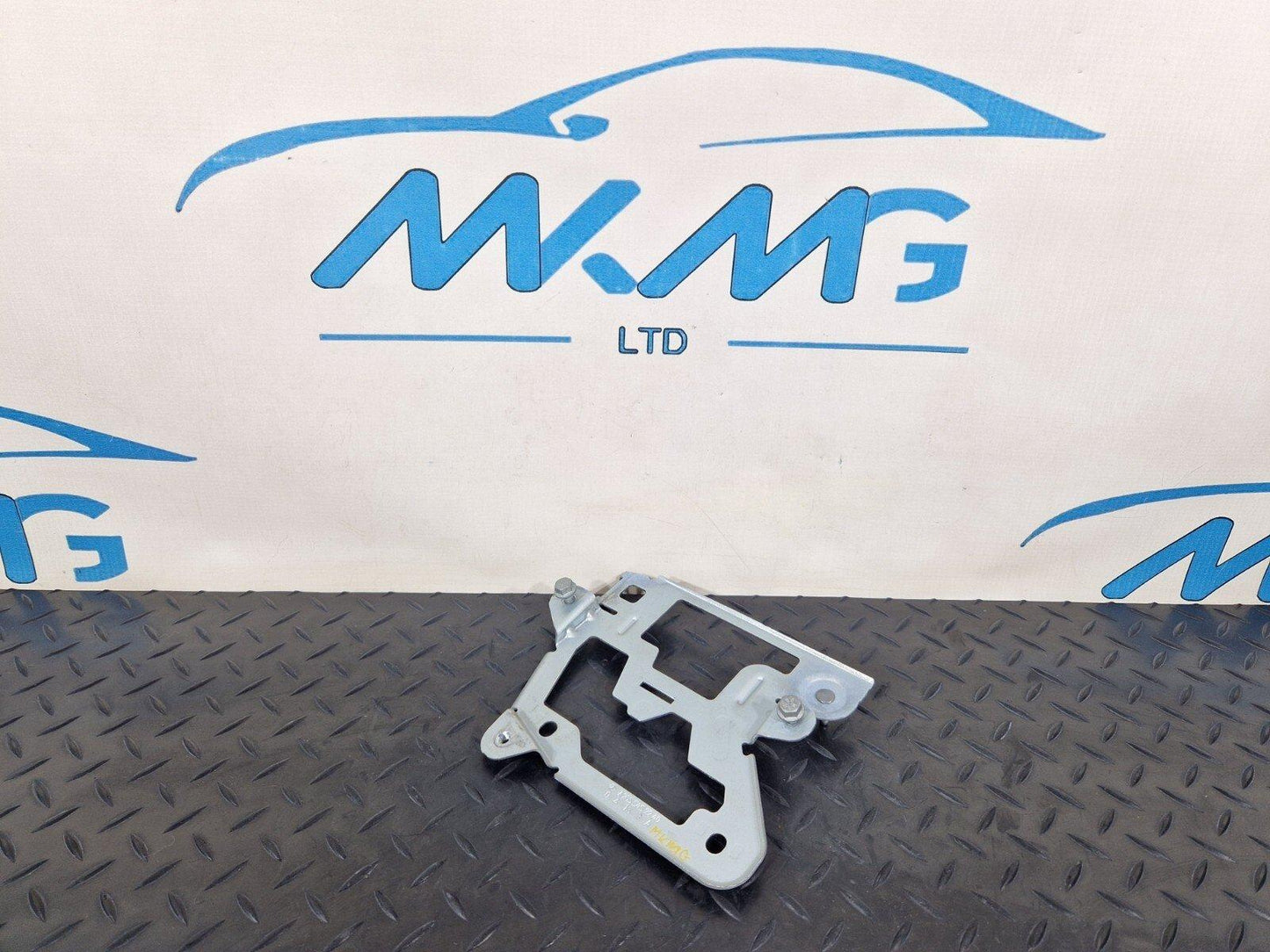 14-21 MERCEDES-BENZ C-CLASS C250D W205 OEM CONTROL MODULE BRACKET A2055452240