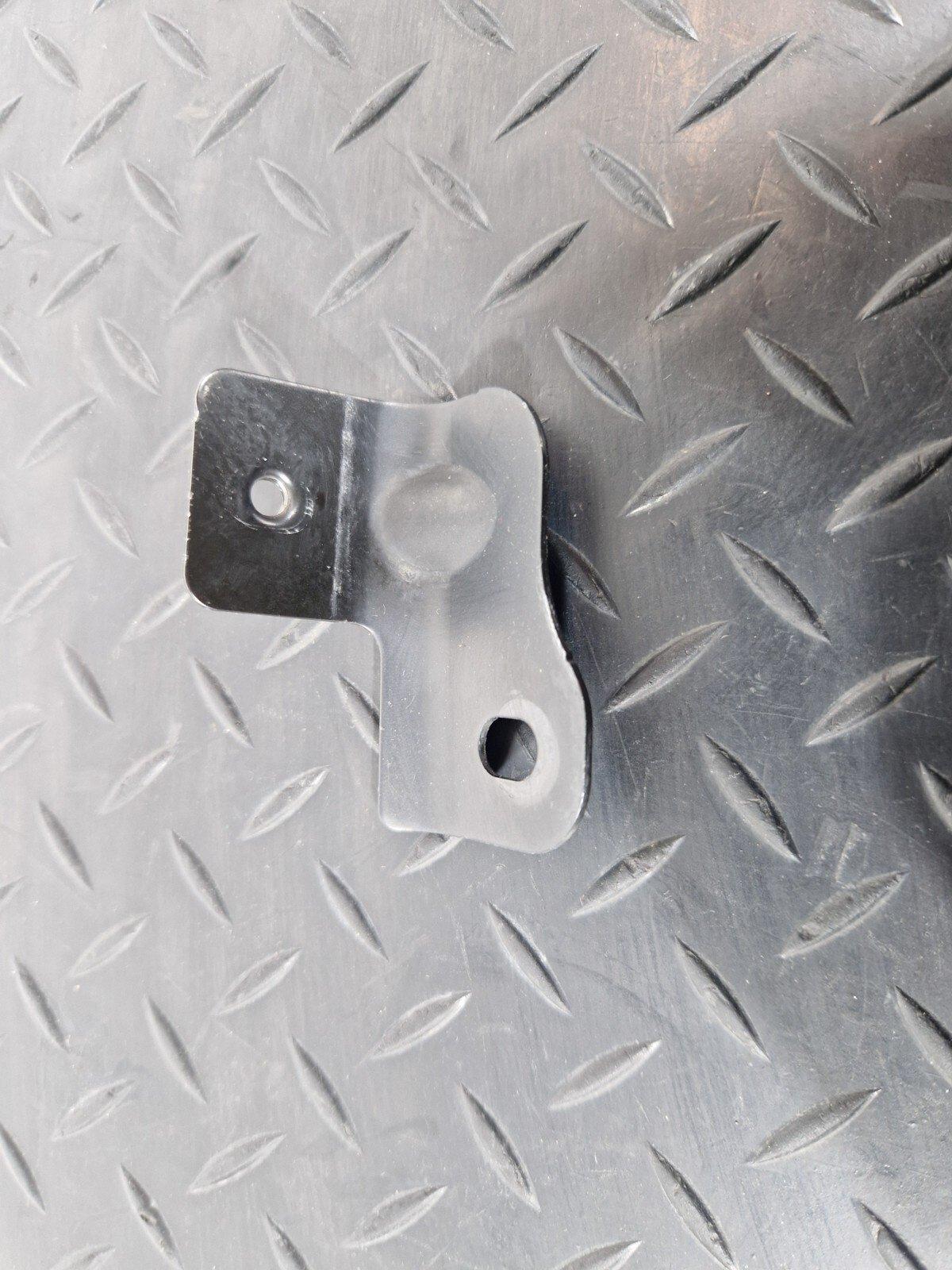 18-ON MERCEDES SPRINTER W907 W910 FRONT LEFT WING HOLDER BRACKET A9108811300