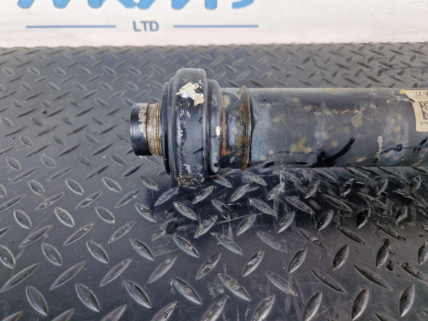 10-18 VW TOUAREG 7P GENUINE 3.0 DIESEL FRONT PROPSHAFT 7P0521101K