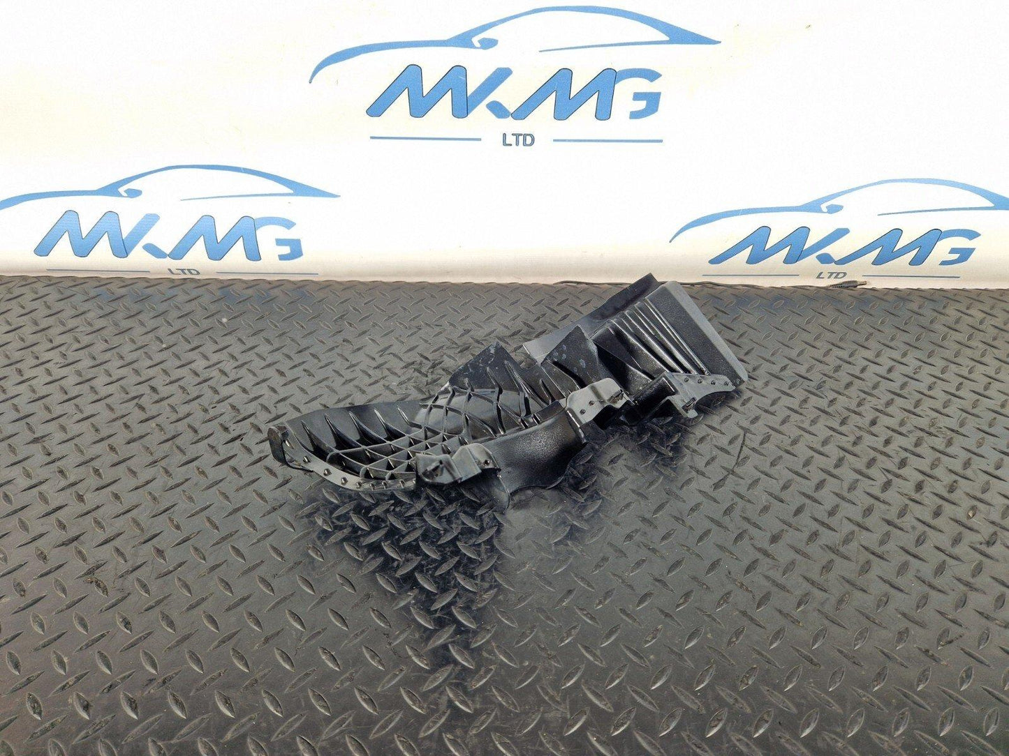 18-ON MERCEDES BENZ A CLASS W177 UNDERBODY ENGINE TRAY TRIM COVER A2475240000