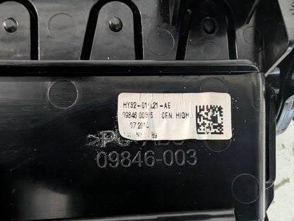 17-ON LAND ROVER DISCOVERY CENTER DASH VENT & HAZARD HY3201421AE HY3211K656AA