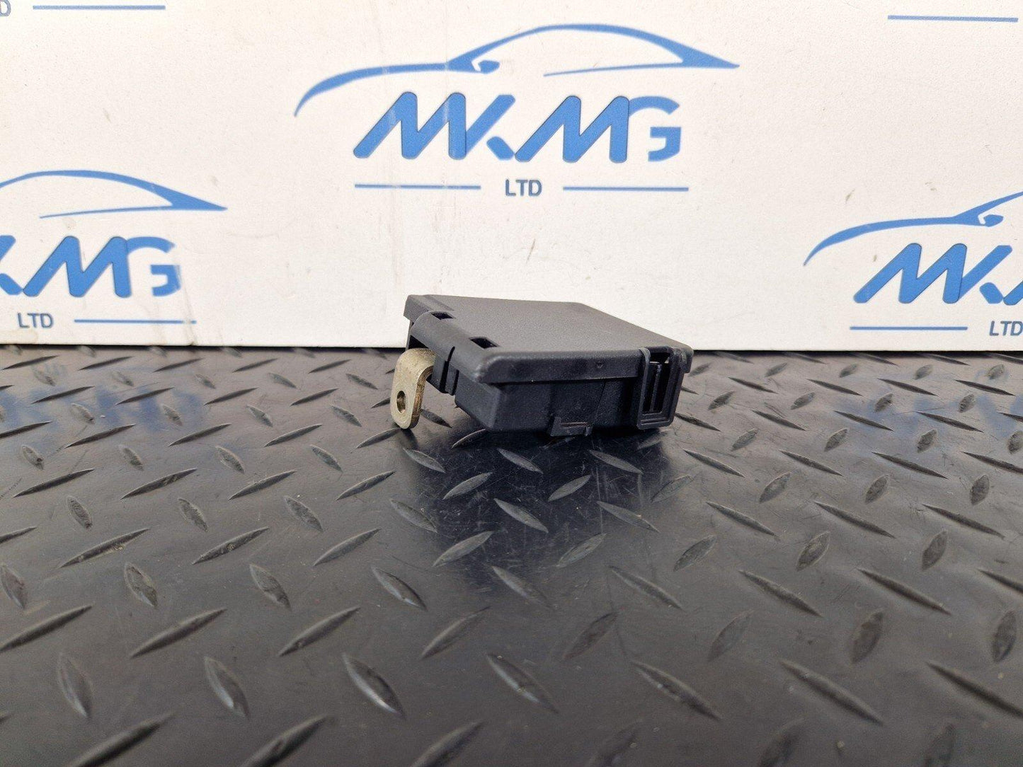 16-19 AUDI A4 B9 GENUINE FUSE BOX POWER DISTRIBUTION CONTROL MODULE 8W0941824AN