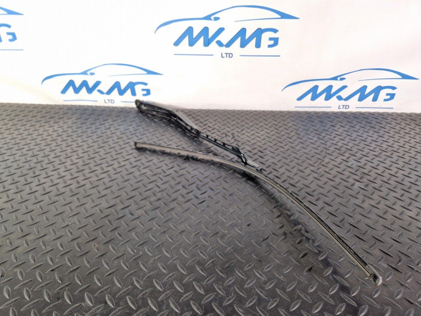11-19 MERCEDES BENZ ML W166 GENUINE FRONT RIGHT WINDSCREEN WIPER ARM A1668201040