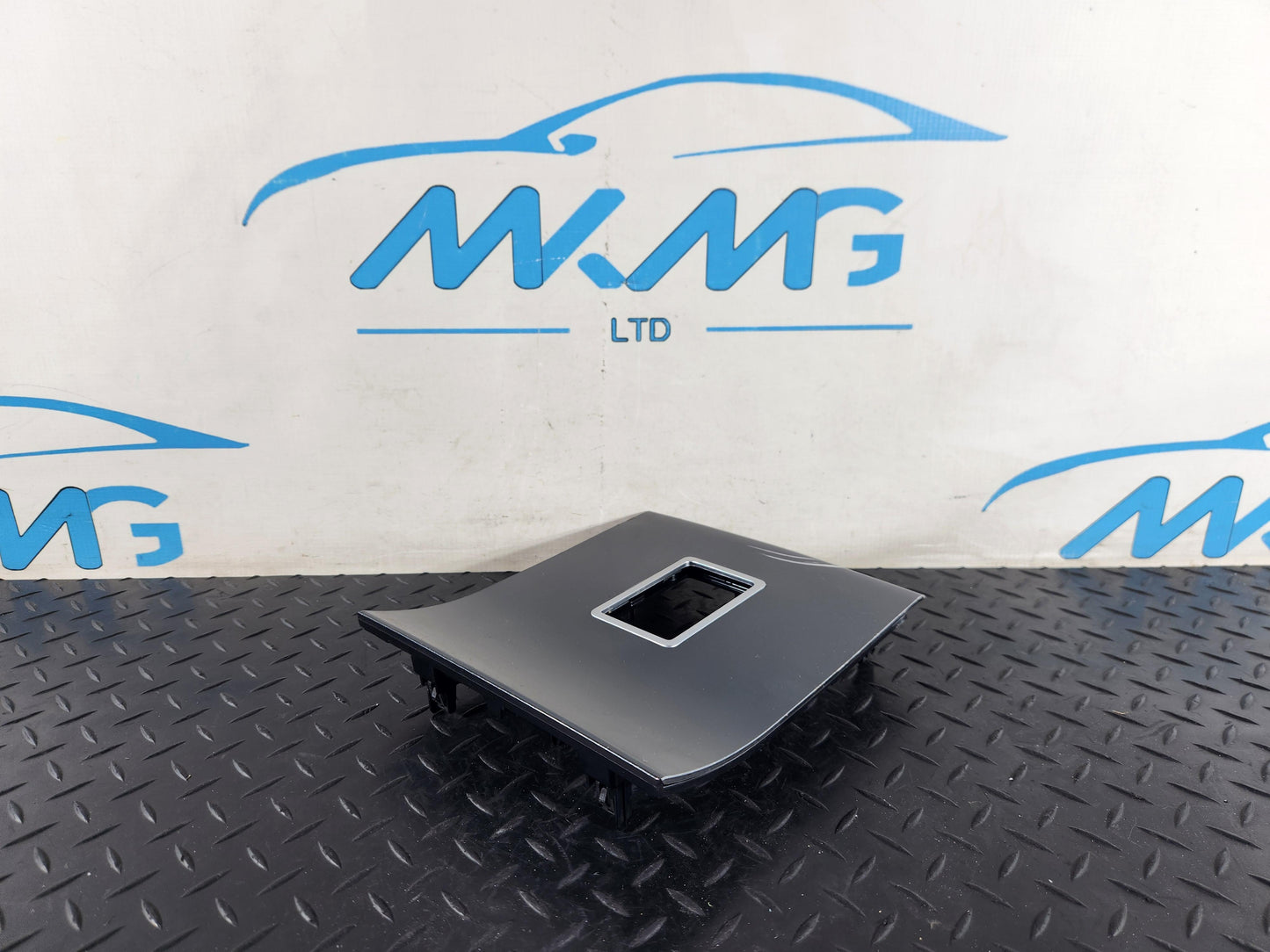 Land Rover Range Rover Evoque L551 SUV Gear Shifter Surrounding Trim