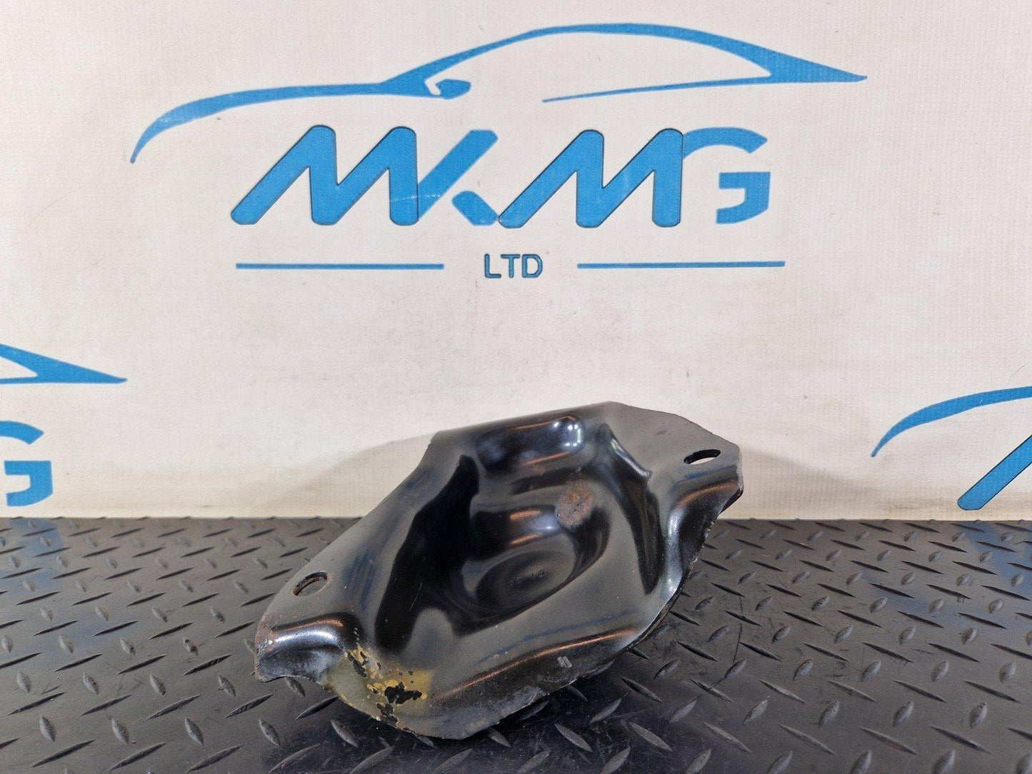 MERCEDES BENZ SPRINTER W906 GENUINE LEAF SPRING BRACKET A9063221109