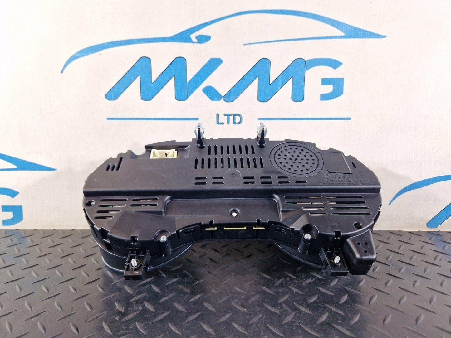 11-19 MERCEDES BENZ ML W166 GENUINE SPEEDOMETER INSTRUMENT CLUTSER A1669009014