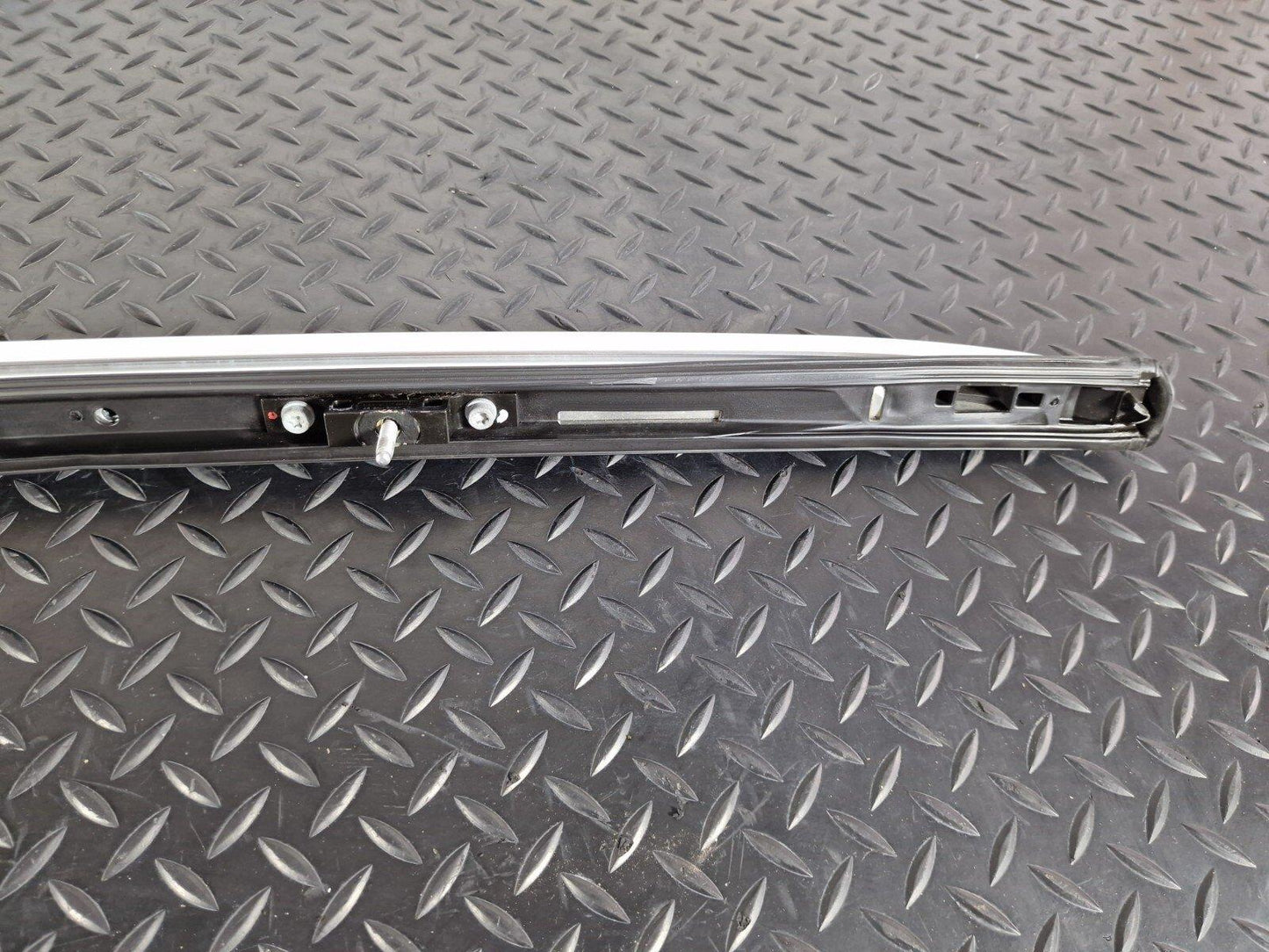 14-20 MERCEDES BENZ GLA 200 X156 OEM RIGHT DRIVER SIDE O/S ROOF RAIL A1568900493