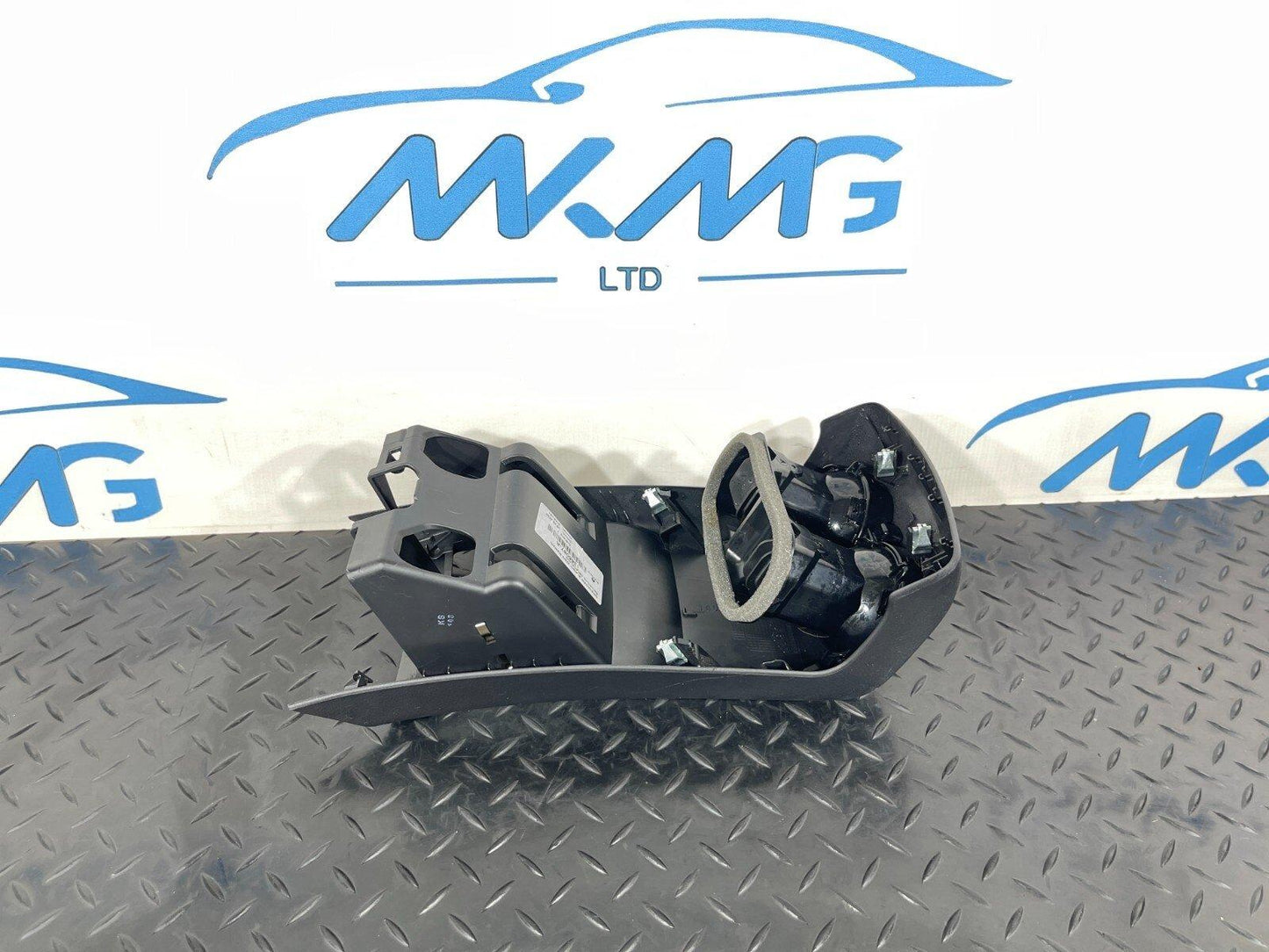 19-ON MERCEDES A CLASS W177 V177 CENTRE CONSOLE REAR AIR VENTS A1776803701