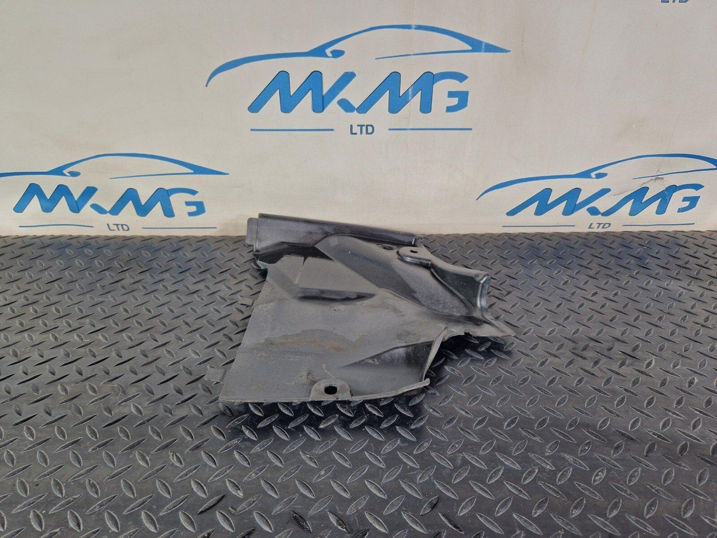 12-17 AUDI S5 CONVERTIBLE 3.0 TFSI FRONT LEFT UNDERBODY COVER 8F0825201A