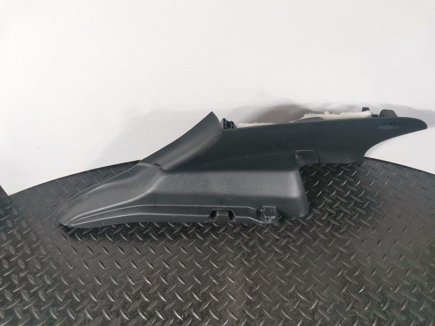 12-18 MERCEDES A-CLASS W176 GENUINE C PILLAR TRIM PANEL REAR N/S A1766900425