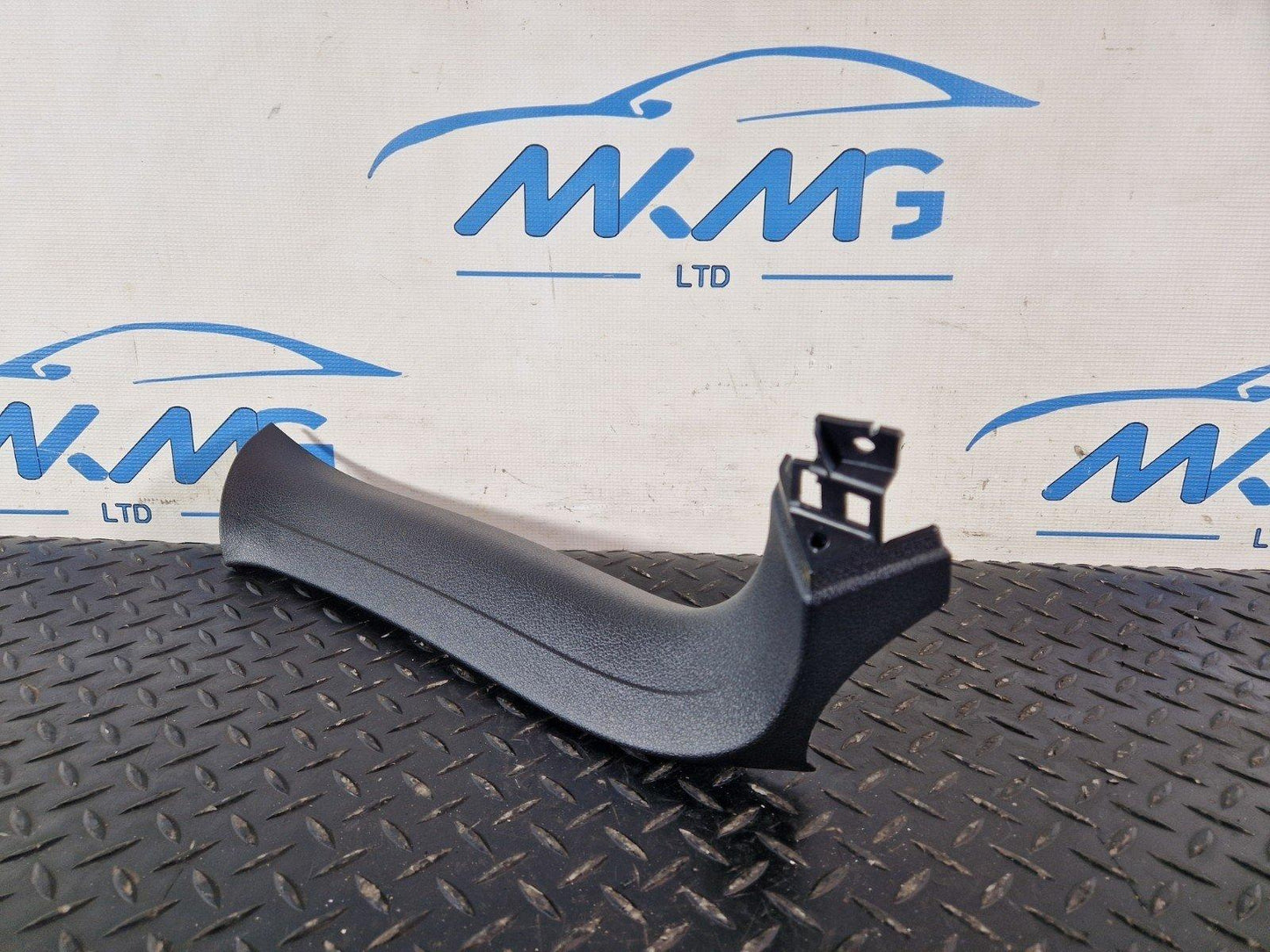 10-15 AUDI Q7 4L  GENUINE  LEFT SIDE TAILGATE TRUNK TRIM COVER 4L0867607