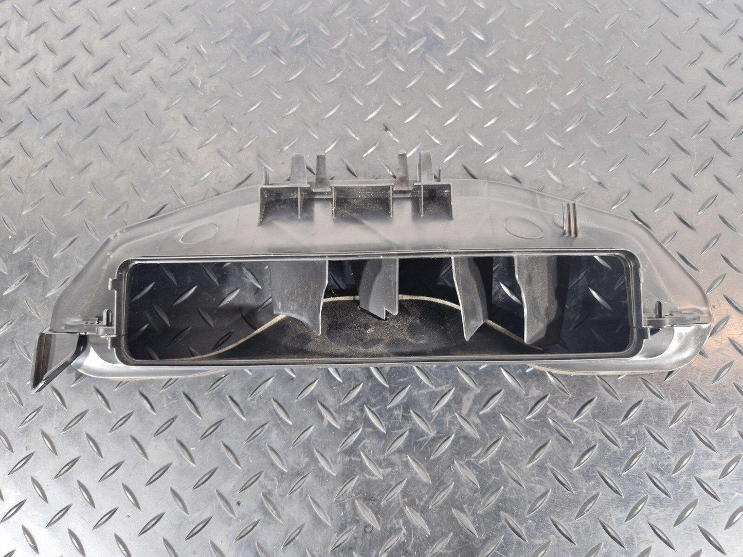 16-19 AUDI A4 B9 GENUINE DASHBOARD AIR VENT TRIM 8W2858431