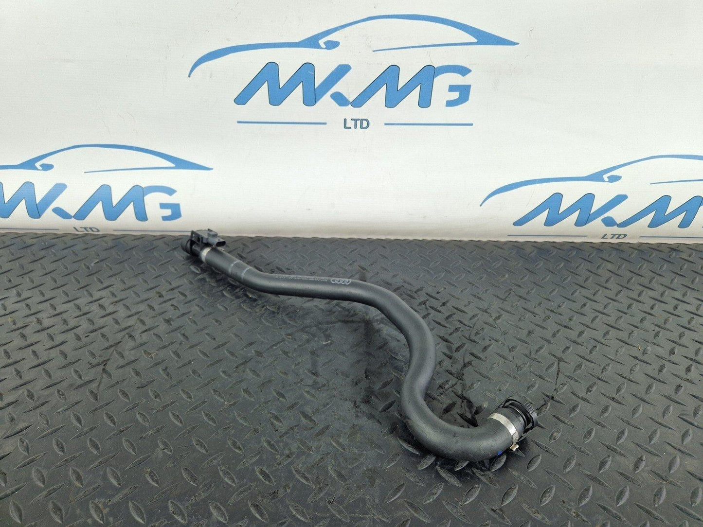 10-17 AUDI A8 4H CONNECTING PIPE HOSE LINE 079133817M