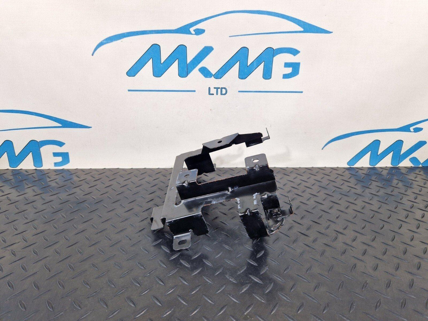 14-23 MERCEDES BENZ VITO W447 OEM ENGINE CONTROL UNIT HOLDER BRACKET A4475400040