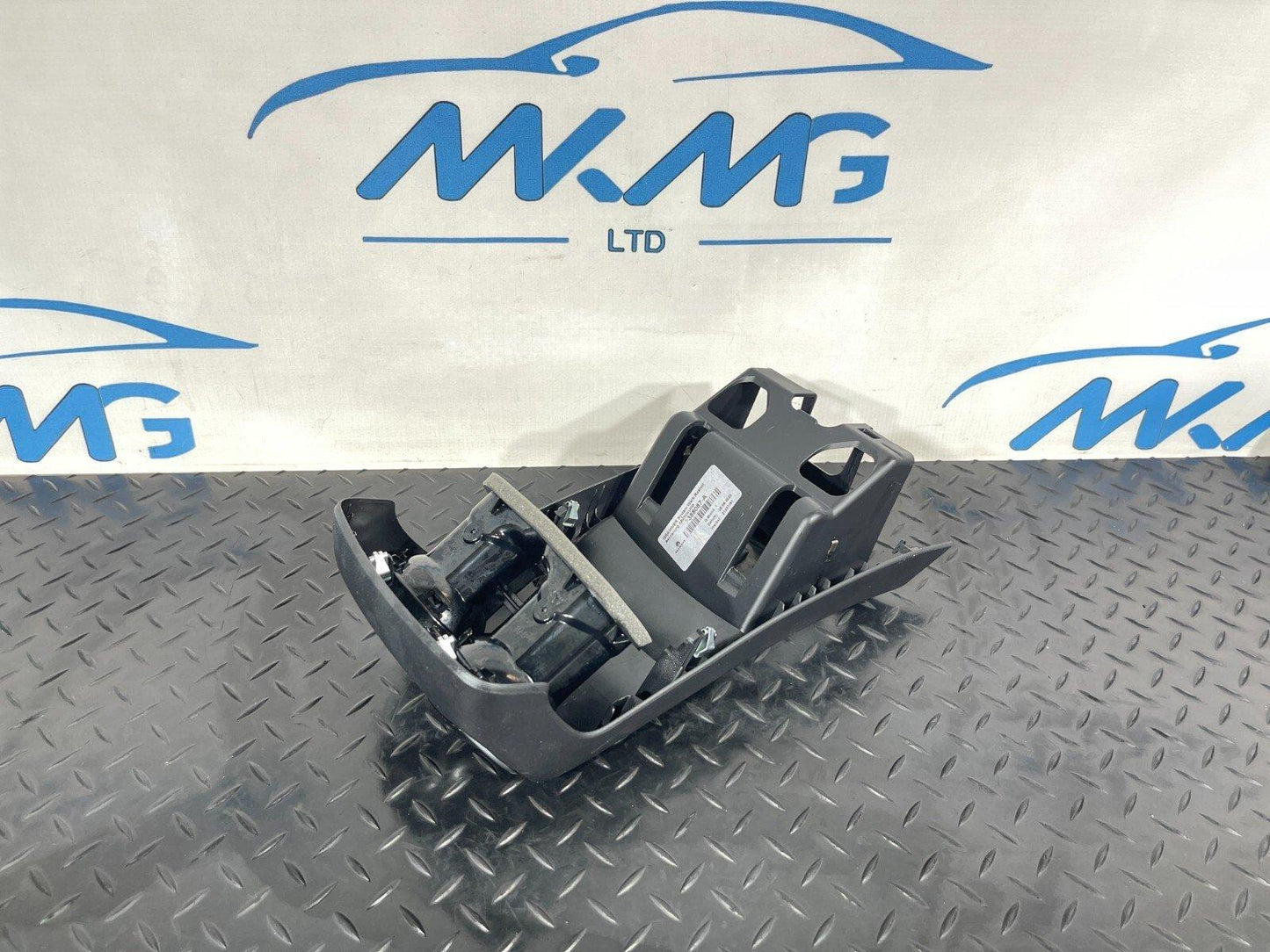 19-ON MERCEDES A CLASS W177 V177 CENTRE CONSOLE REAR AIR VENTS A1776803701