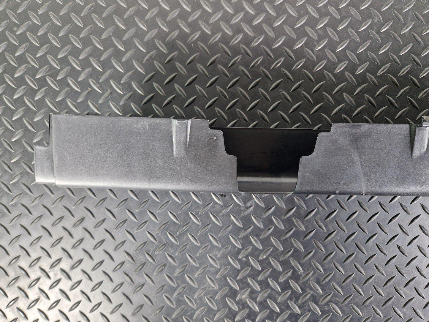 18-ON MERCEDES-BENZ SPRINTER W907 W910 CABLE DUCT GUIDE BRACKET A9078211200