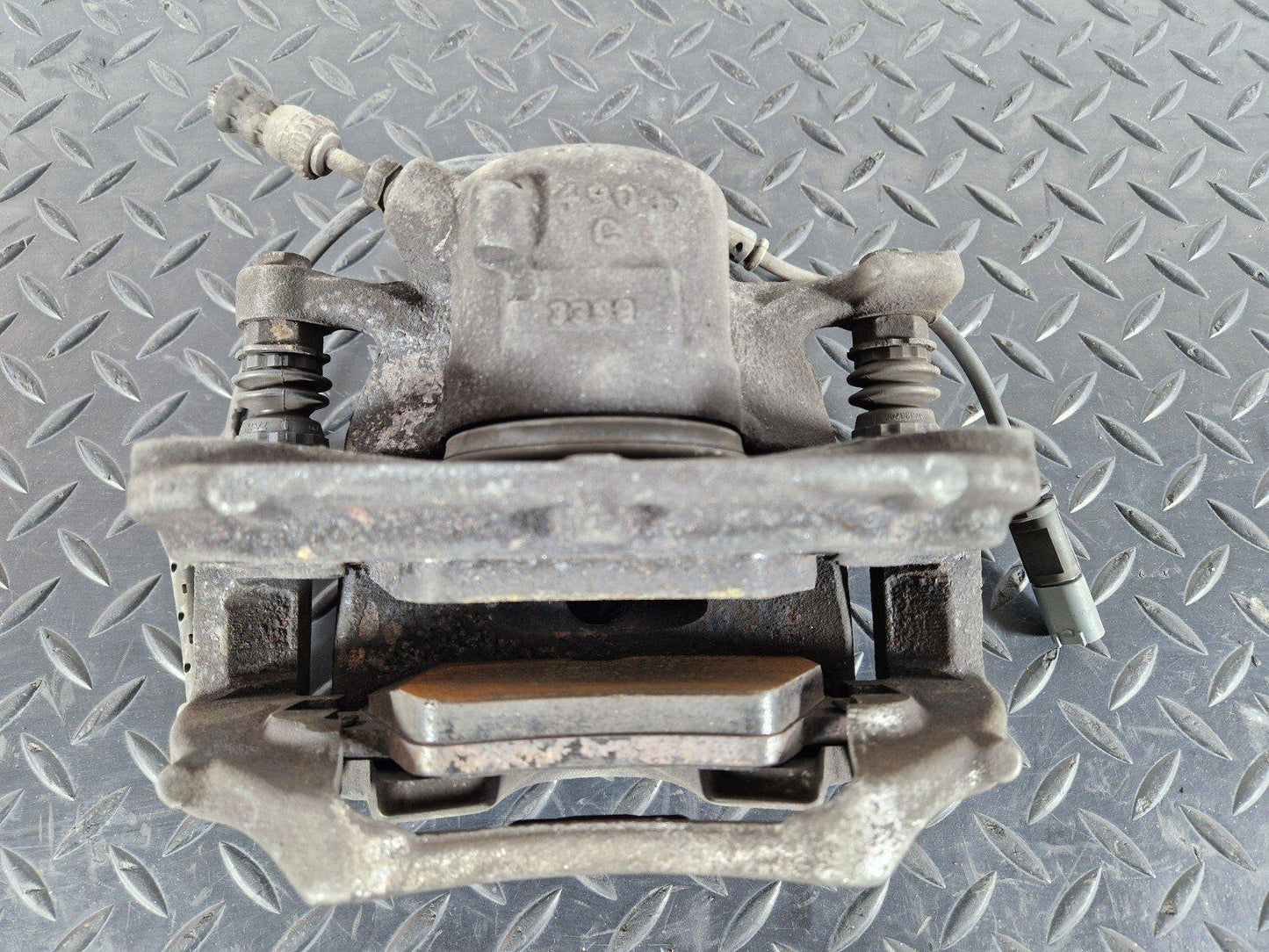20-24 BMW 1 SERIES F40 OEM FRONT LEFT BRAKE CALIPER