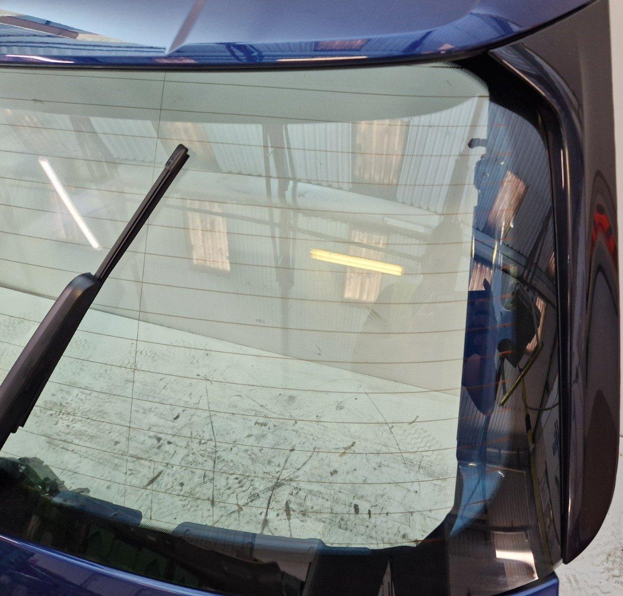 16-19 AUDI A4 B9 AVANT / ESTATE GENUINE COMPLETE BOOTLID /TAILGATE IN BLUE LX5Q