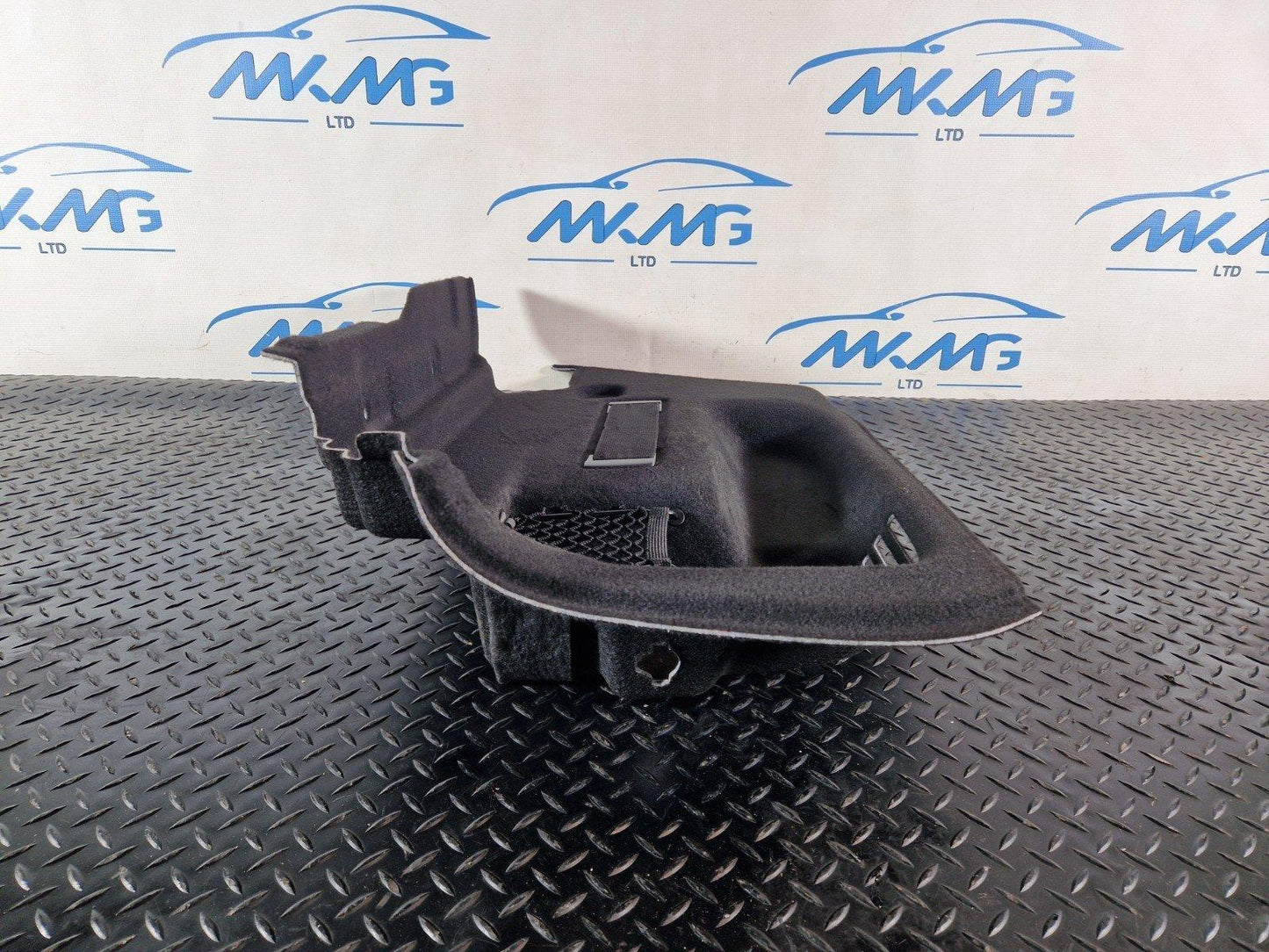 19-ON MERCEDES BENZ B CLASS W247 GENUINE REAR RIGHT SIDE TRUNK TRIM A2476905403