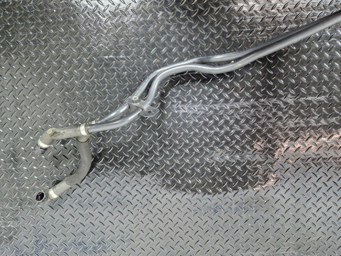 14-21 MERCEDES BENZ C300h W205 HYBRYD WATER COOLANT PIPES HOSE A2055010591
