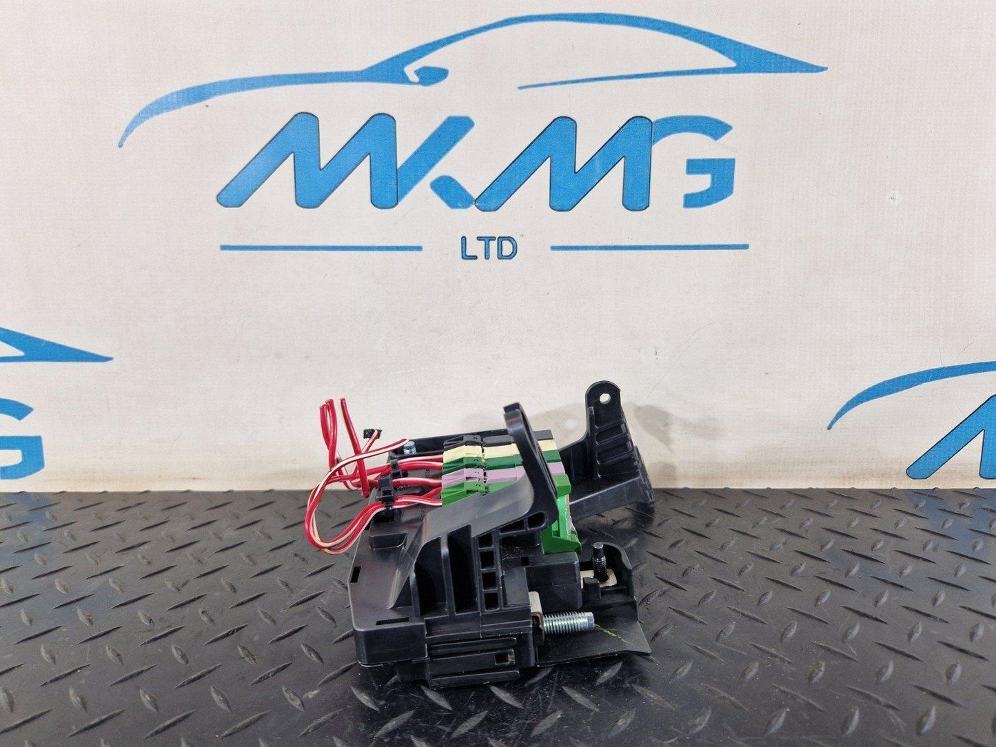 11-19 MERCEDES BENZ ML W166 350 CDI GENNUINE FUSE BOX A16665403612