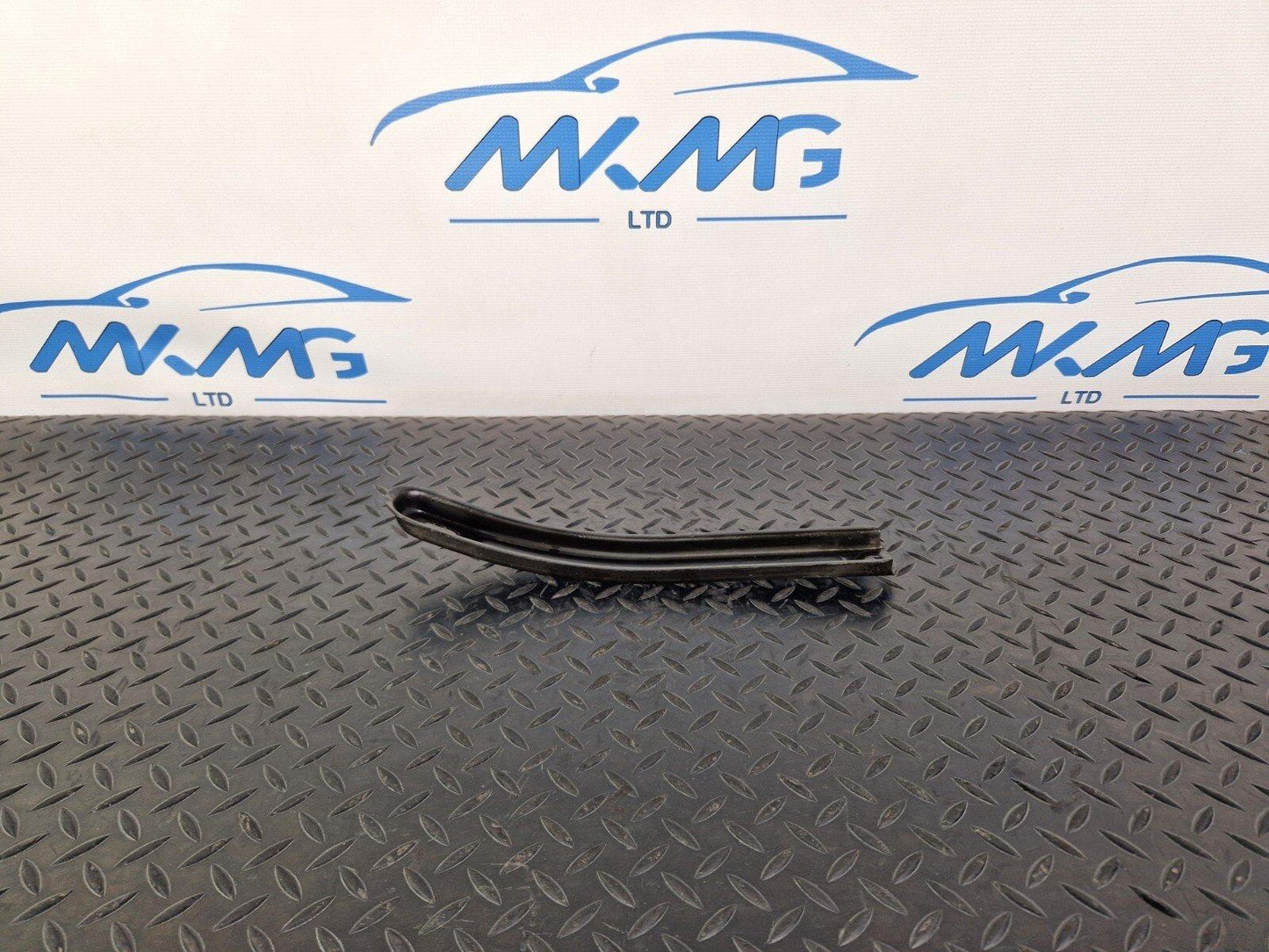 14-21 MERCEDES BENZ C300h W205 FRONT AXLE CARRIER BRACING BRACKET A2056282000