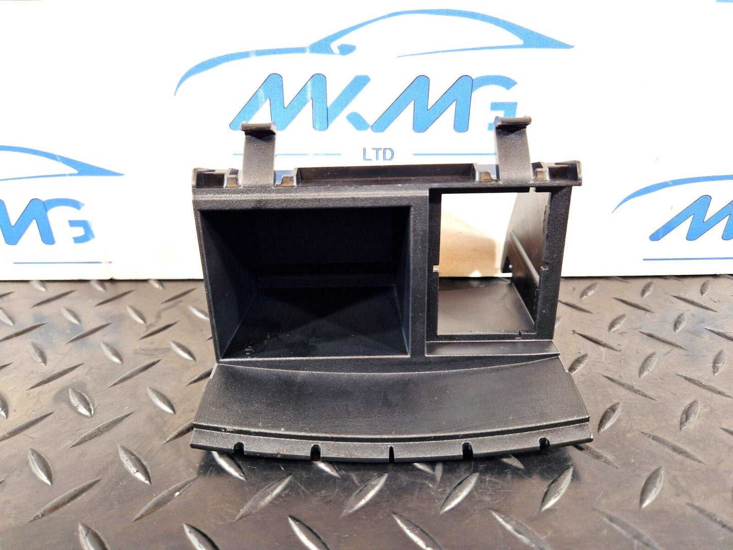18-ON MERCEDES BENZ A CLASS W177 GENUINE CENTER CONSOLE REAR STORAGE TRIM BOX