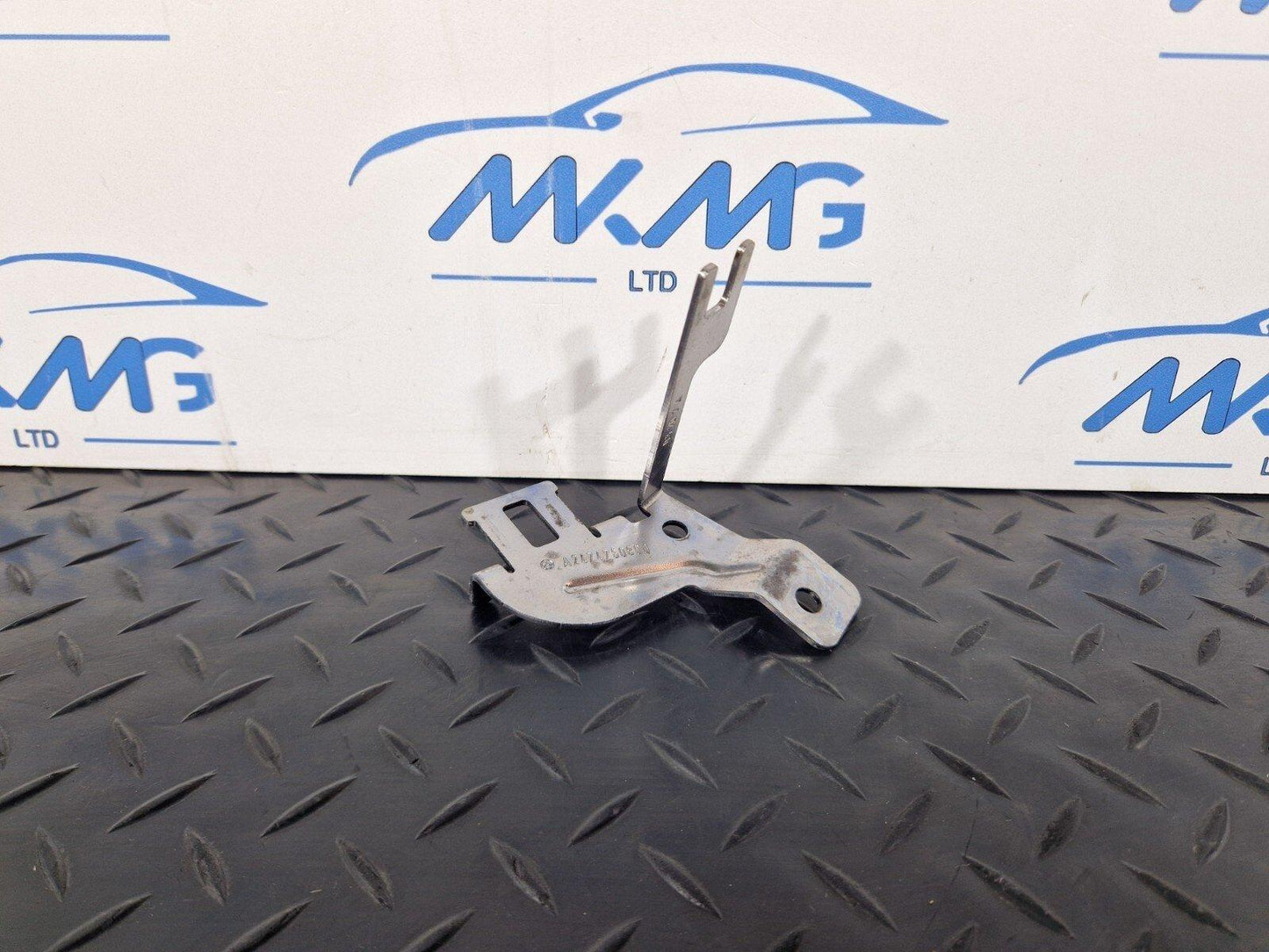 19-ON MERCEDES BENZ CLA C118 REGENERATION VALVE HOLDER BRACKET MOUNT A2474760800