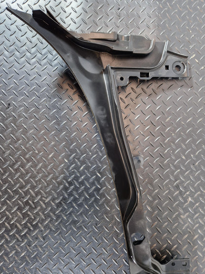 Land Rover Range Rover Evoque L551 WINDSCREEN SCUTTLE PANEL WIPER TRIM K8D24105B